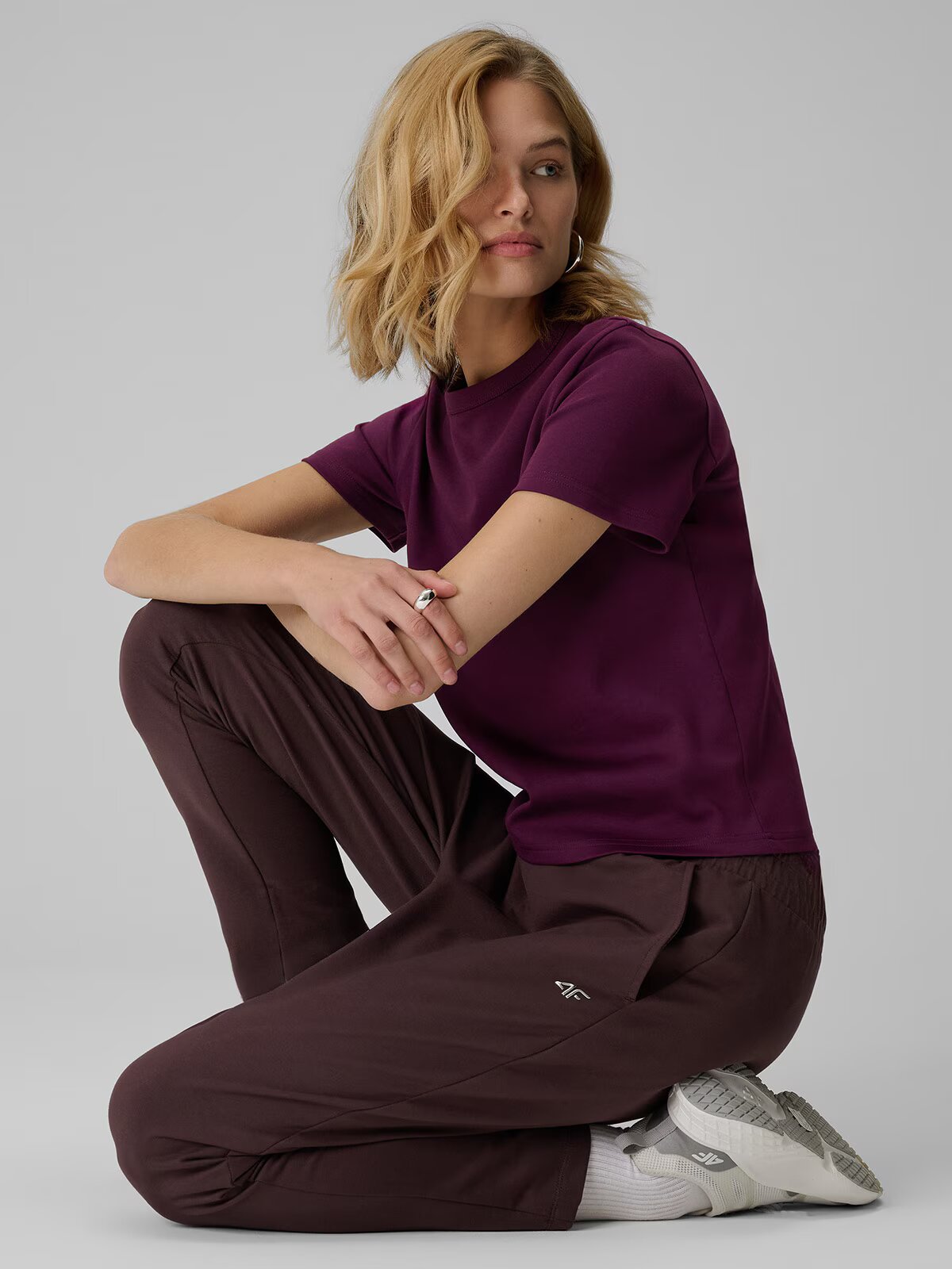 4F Pantaloni de trening pentru femei - maro L
