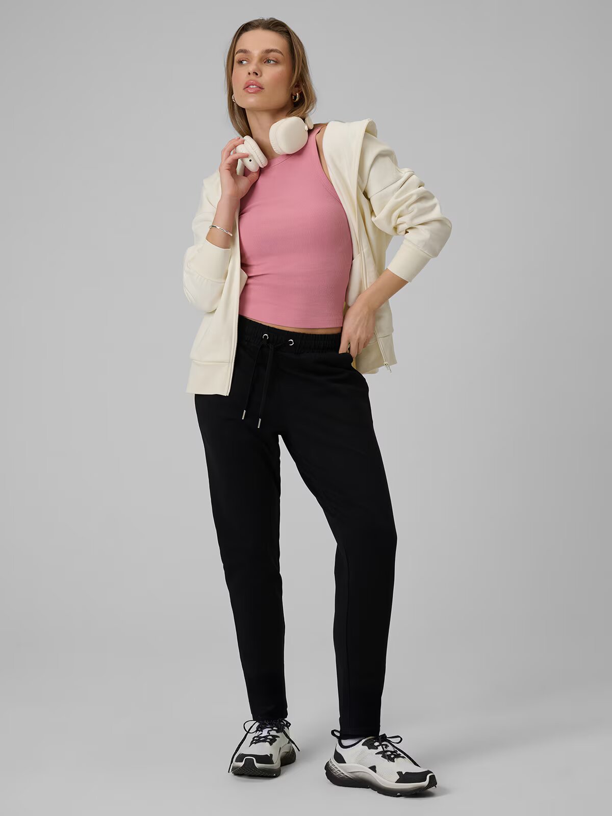 4F Pantaloni de trening pentru femei - negri XS