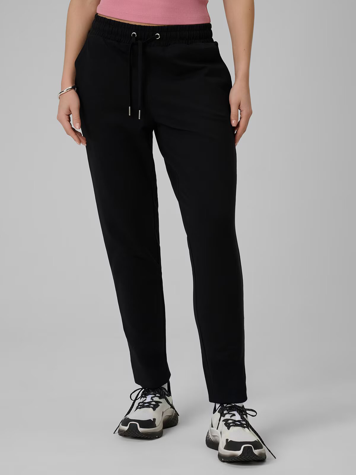 4F Pantaloni de trening pentru femei - negri XS