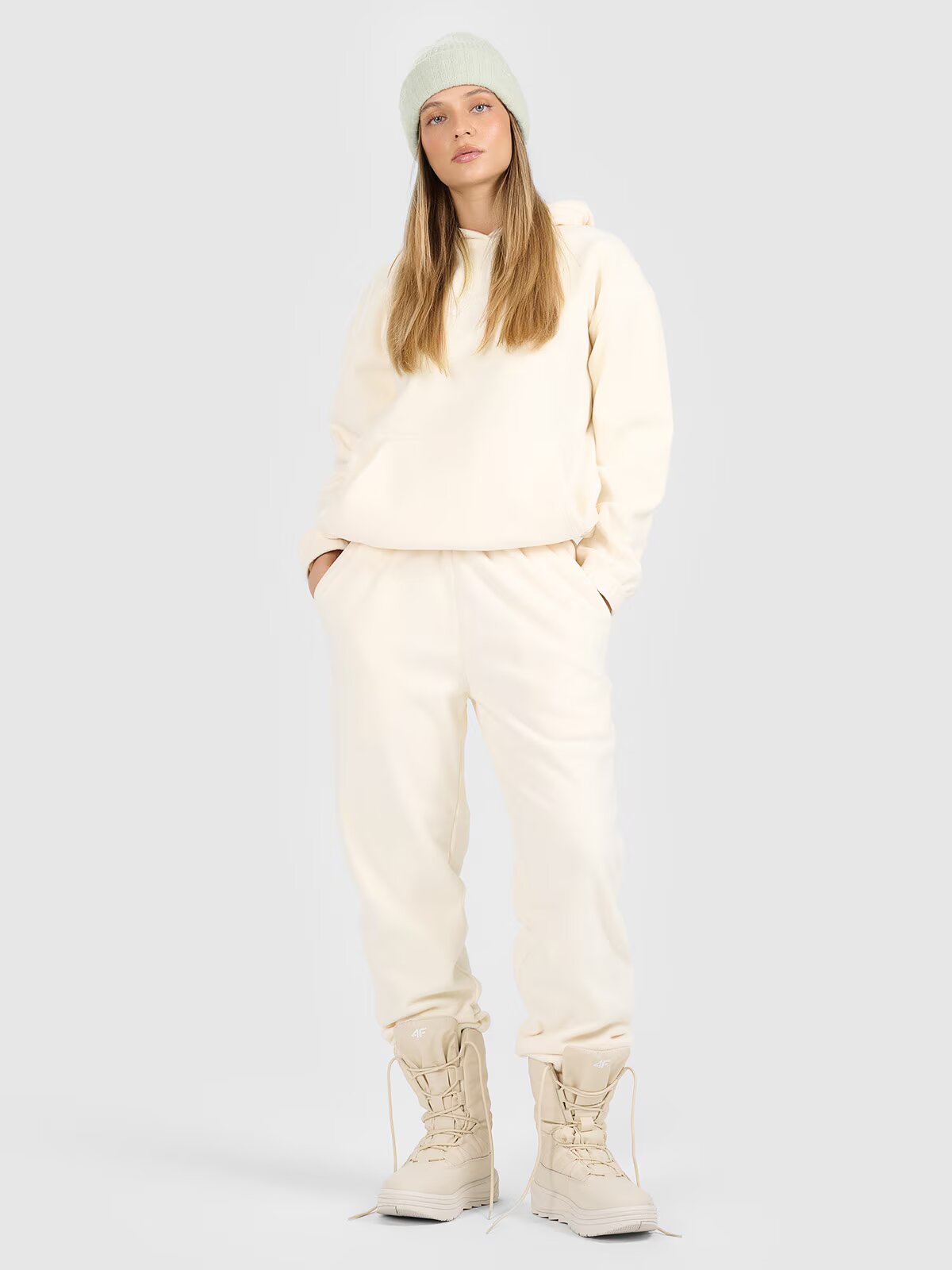 4F Pantaloni din polar de trening pentru femei - albi M