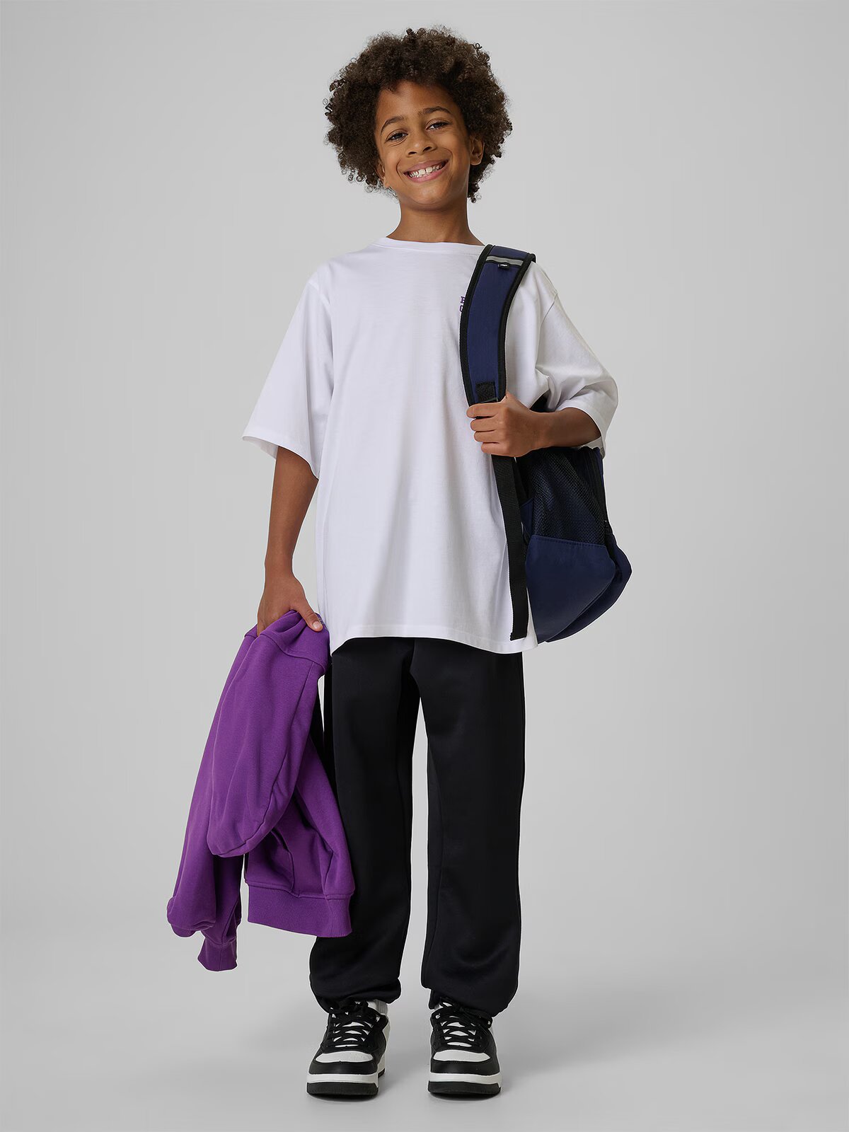 4F Pantaloni jogger cu uscare rapida pentru baieti - negri 152