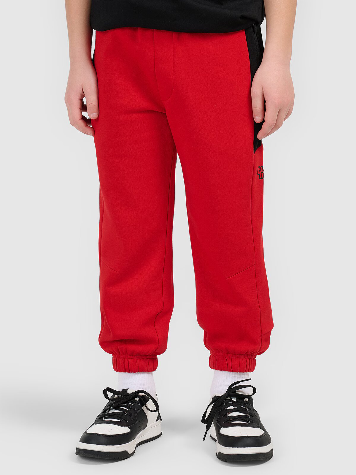4F Pantaloni jogger de trening pentru băieți - roșii 122