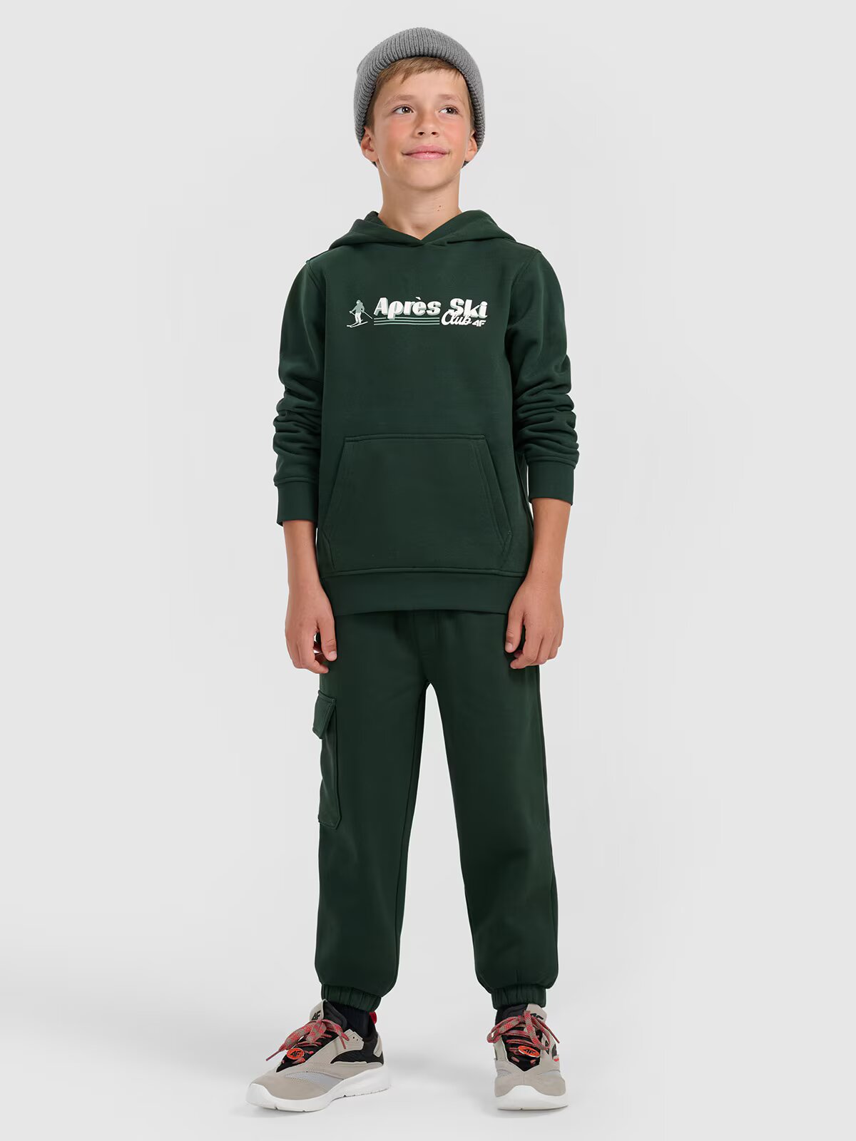 4F Pantaloni jogger de trening pentru băieți - verzi 122