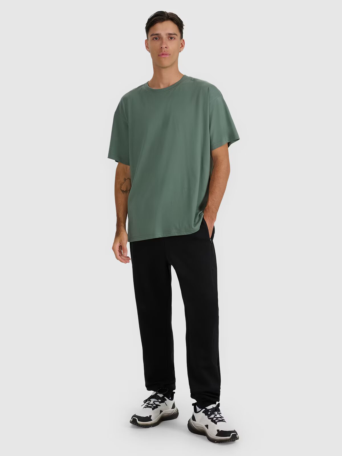 4F Pantaloni jogger de trening pentru bărbați - negri S