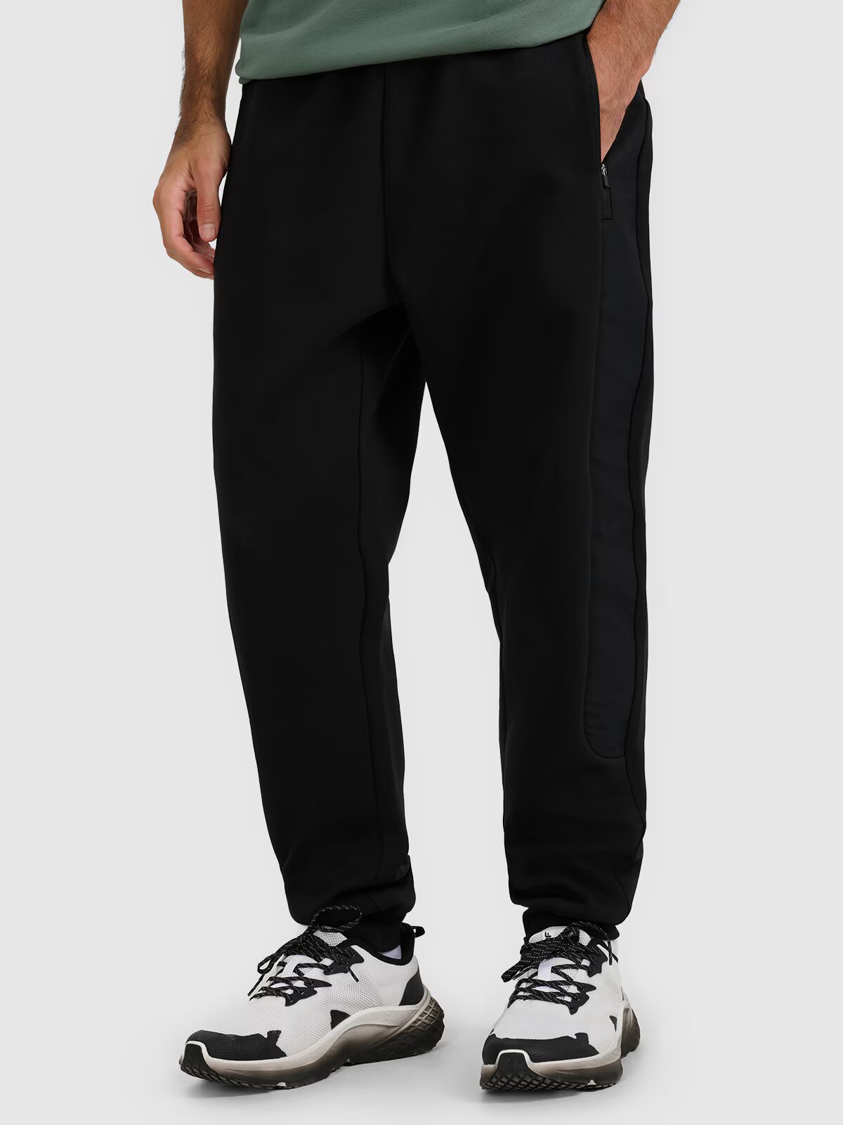 4F Pantaloni jogger de trening pentru bărbați - negri S