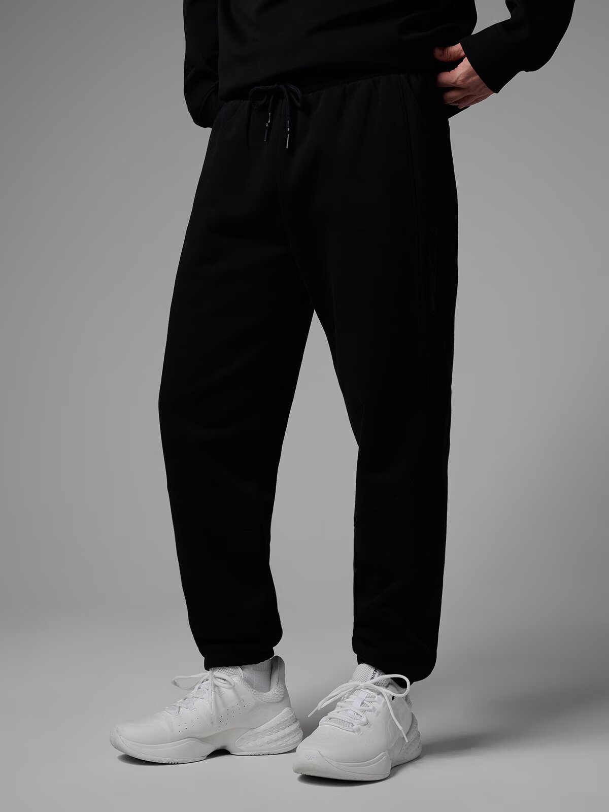 4F Pantaloni jogger de trening pentru bărbați x Robert Lewandowski - negri S