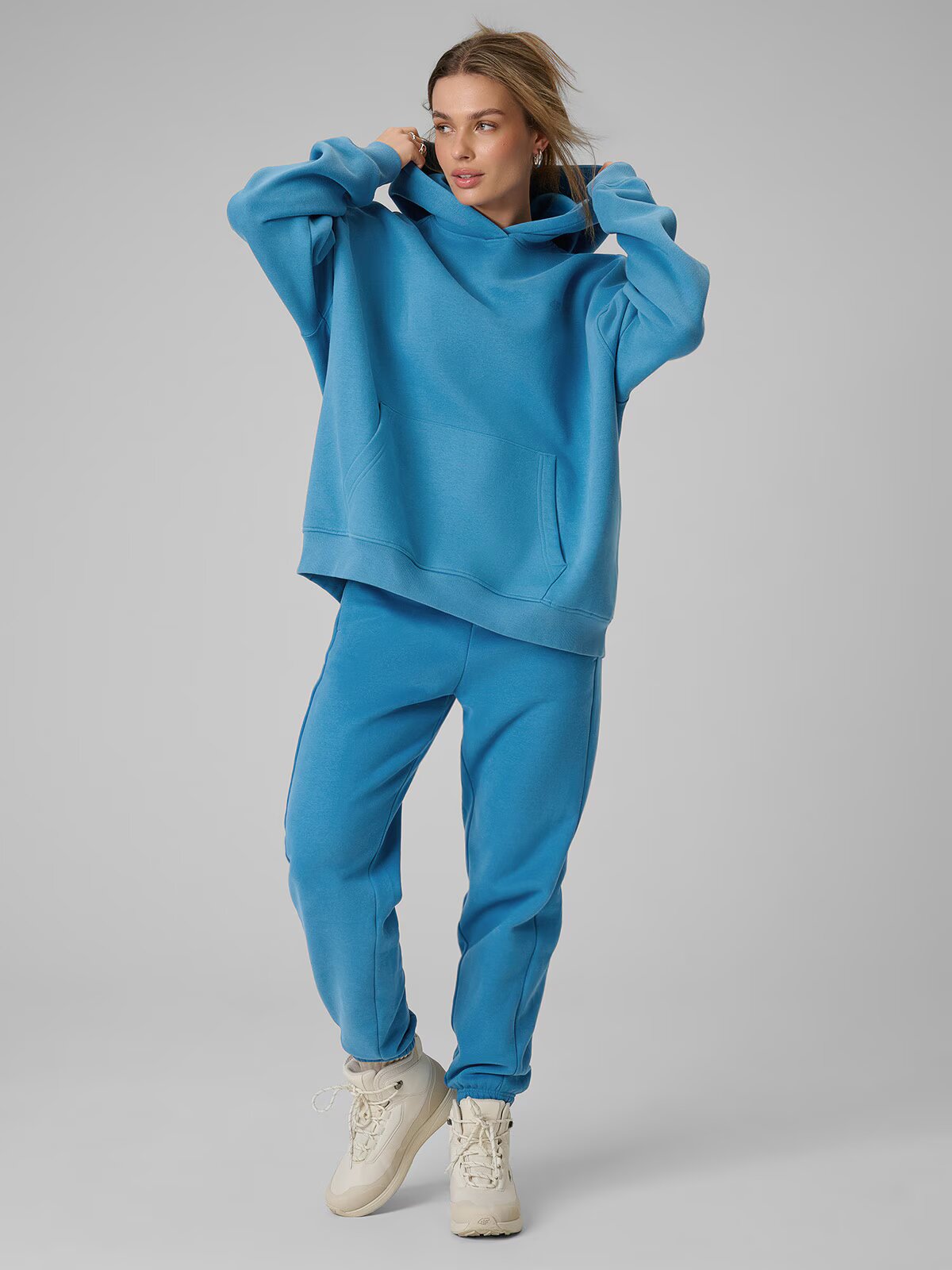 4F Pantaloni jogger de trening pentru femei - albaștri XS