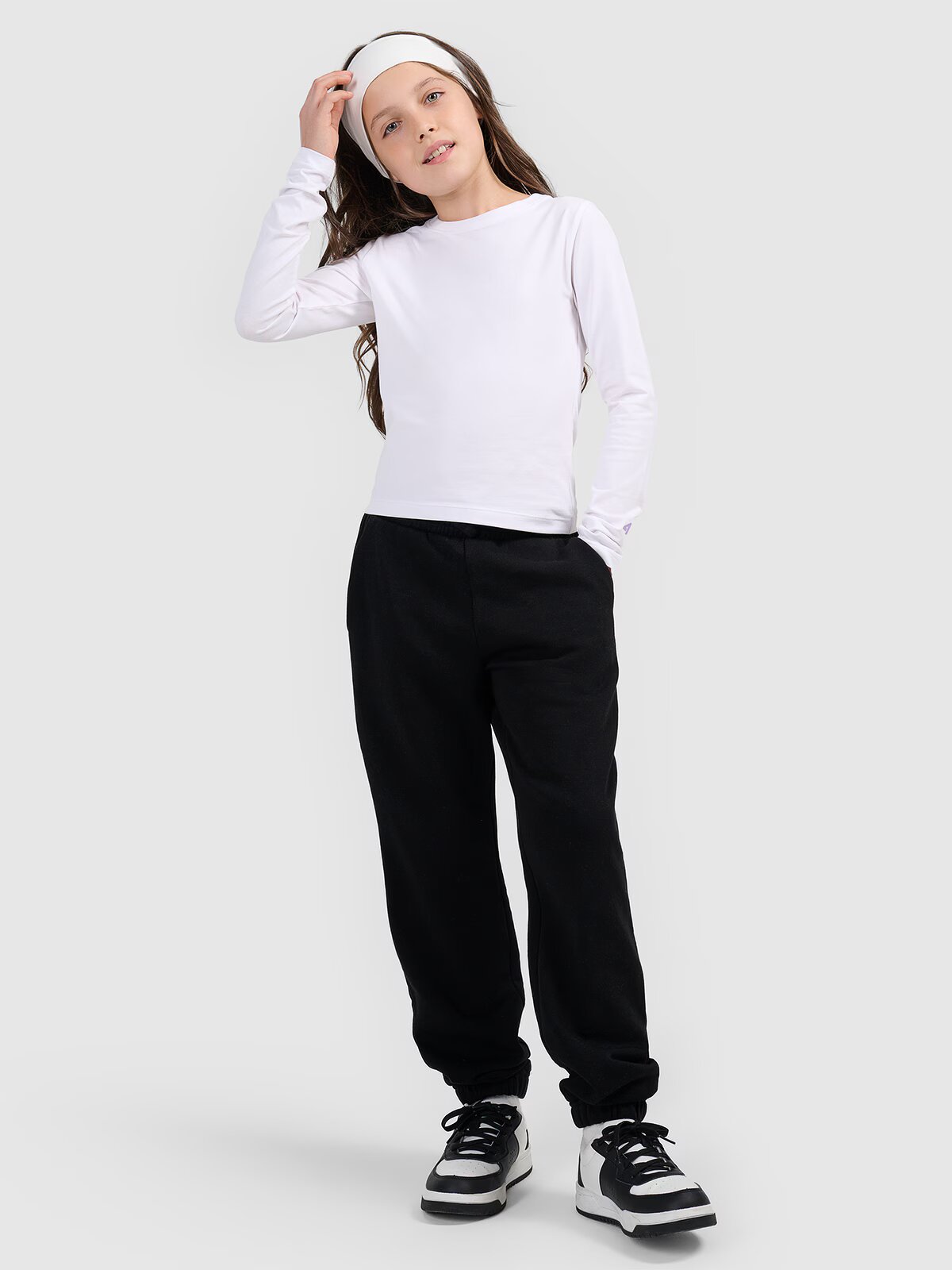 4F Pantaloni jogger de trening pentru fete - negri 164