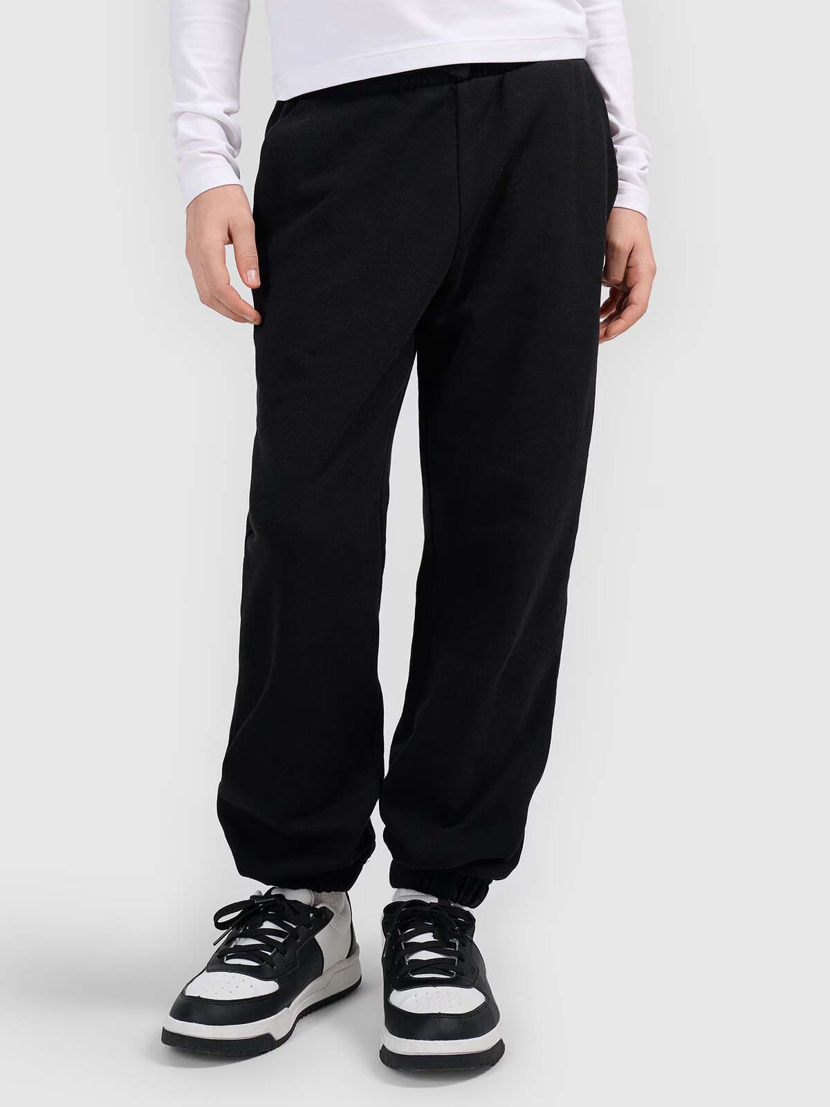 4F Pantaloni jogger de trening pentru fete - negri 164