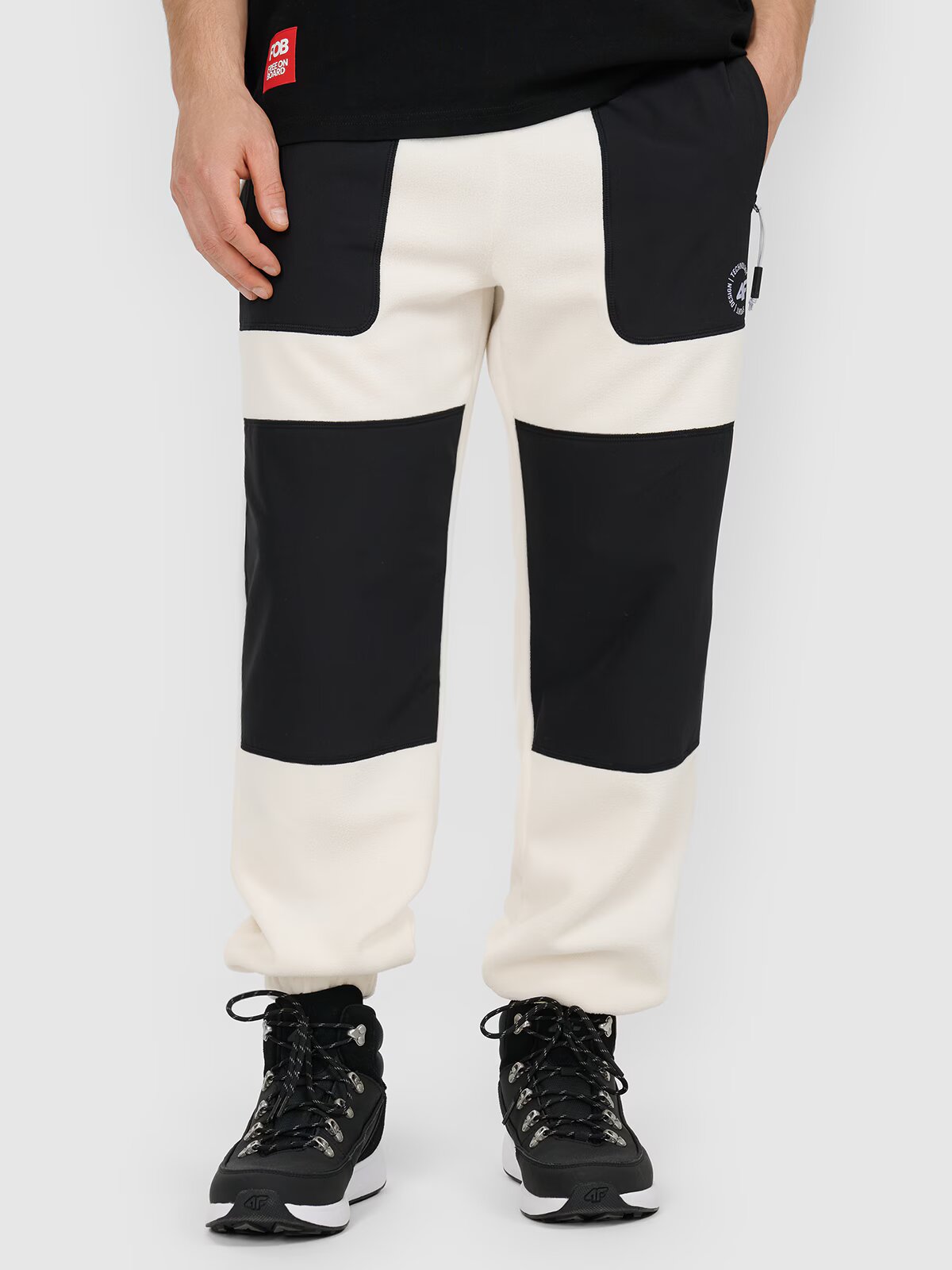 4F Pantaloni jogger din polar pentru bărbați - L