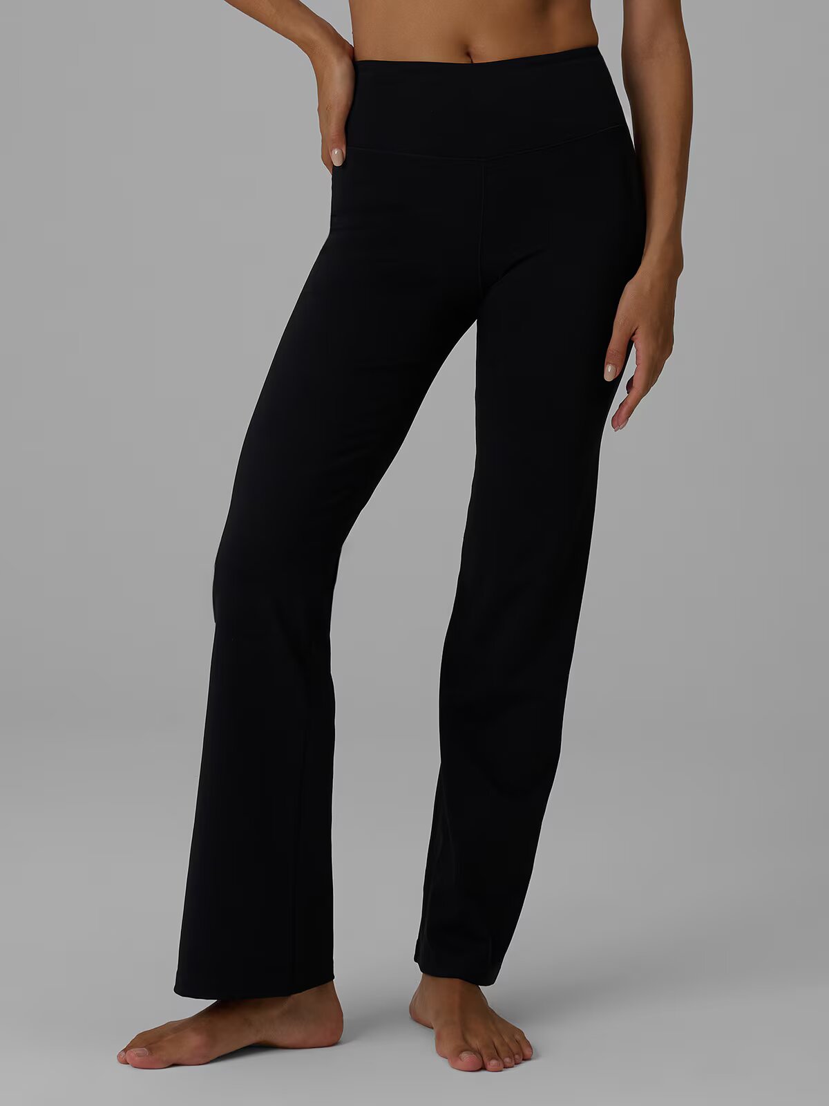 4F Pantaloni pentru yoga cu uscare rapidă pentru femei - negri XS