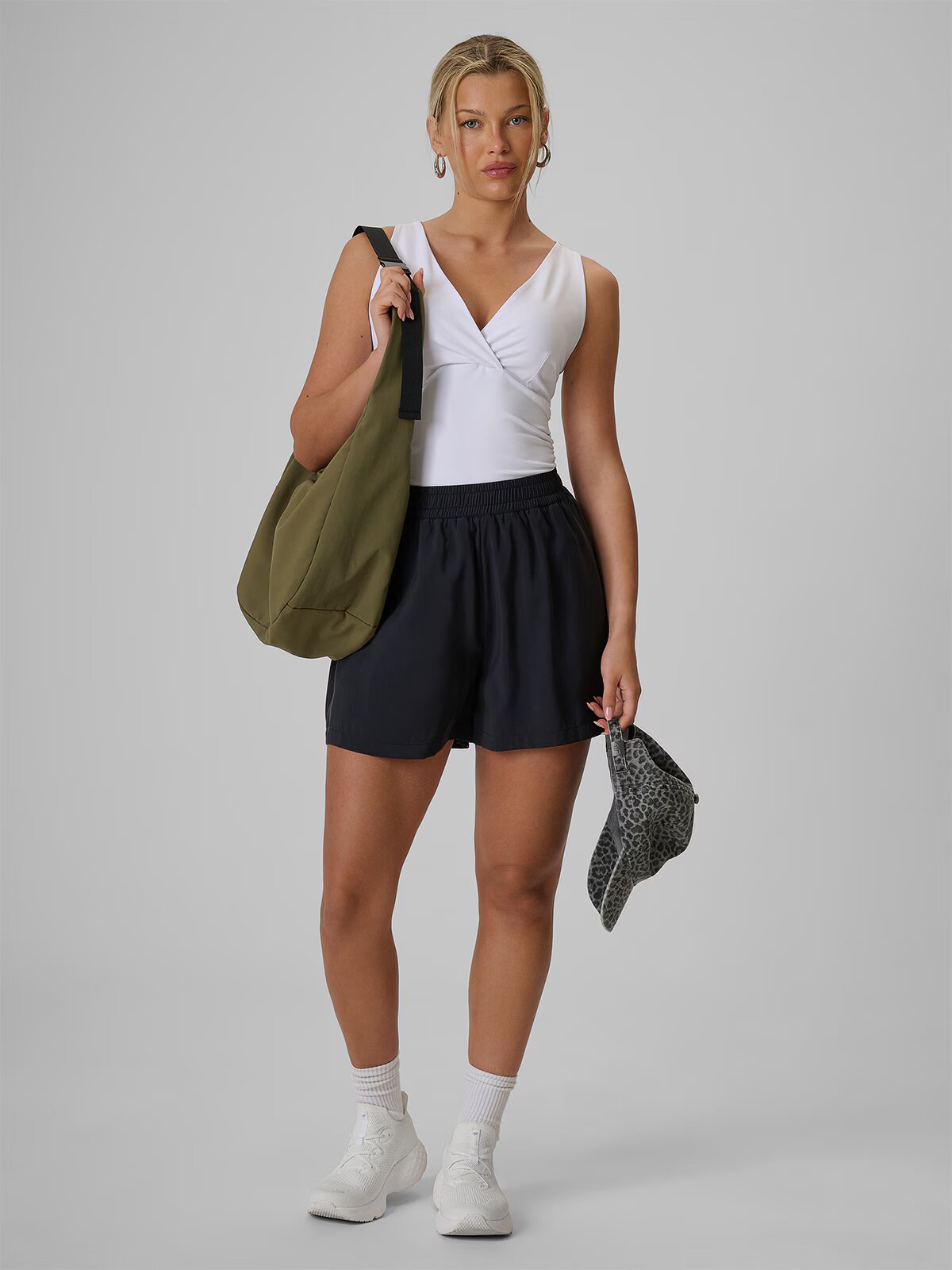 4F Pantaloni scurți casual cu modal pentru femei - negri XS
