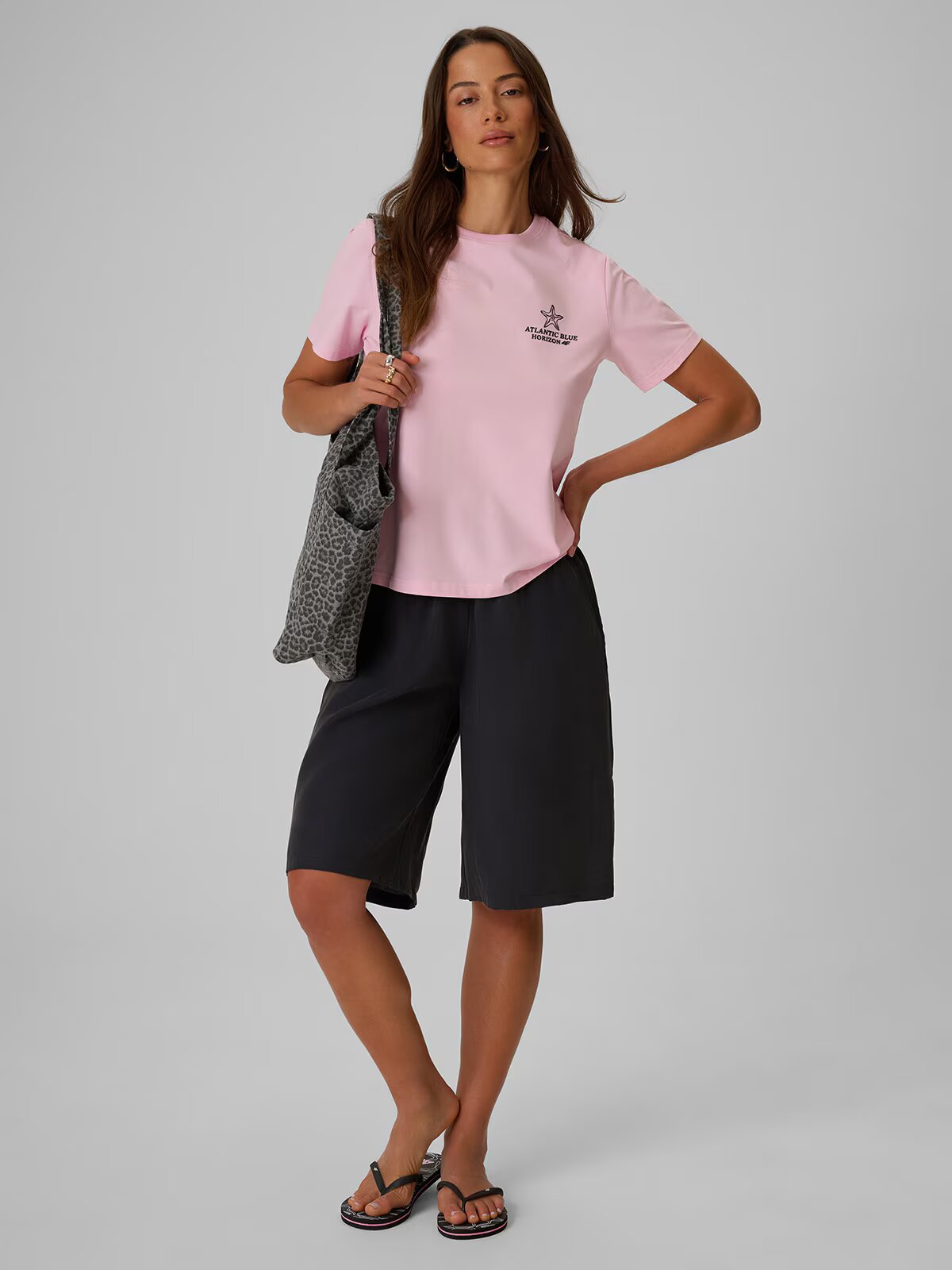 4F Pantaloni scurți casual din modal pentru femei - negri S