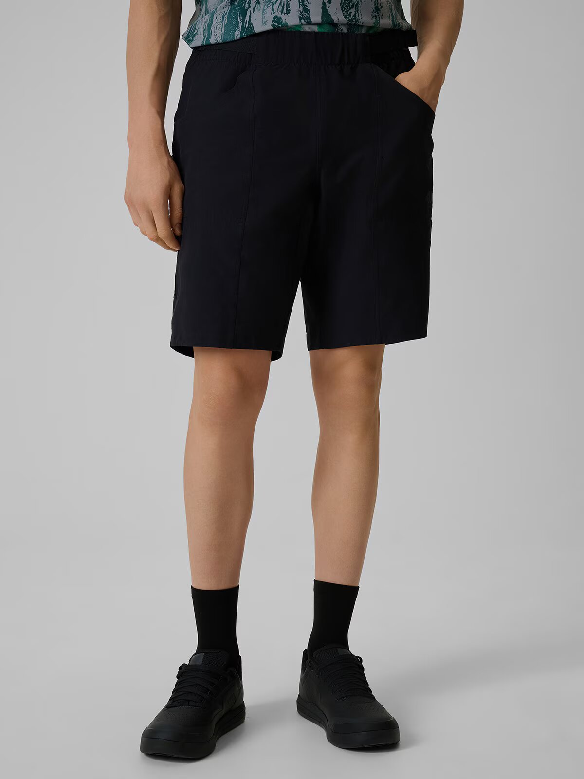 4F Pantaloni scurți ciclism bărbați - negri XL