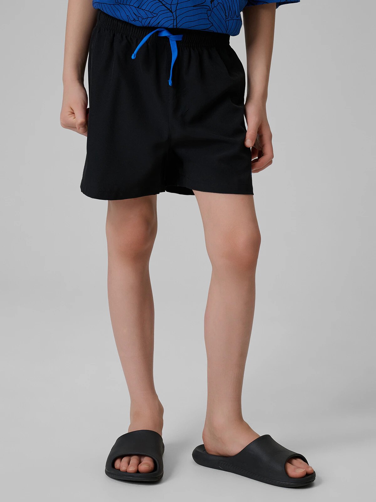 4F Pantaloni scurți de plajă boardshort băieți - negri 134/140 (8-10 ani)