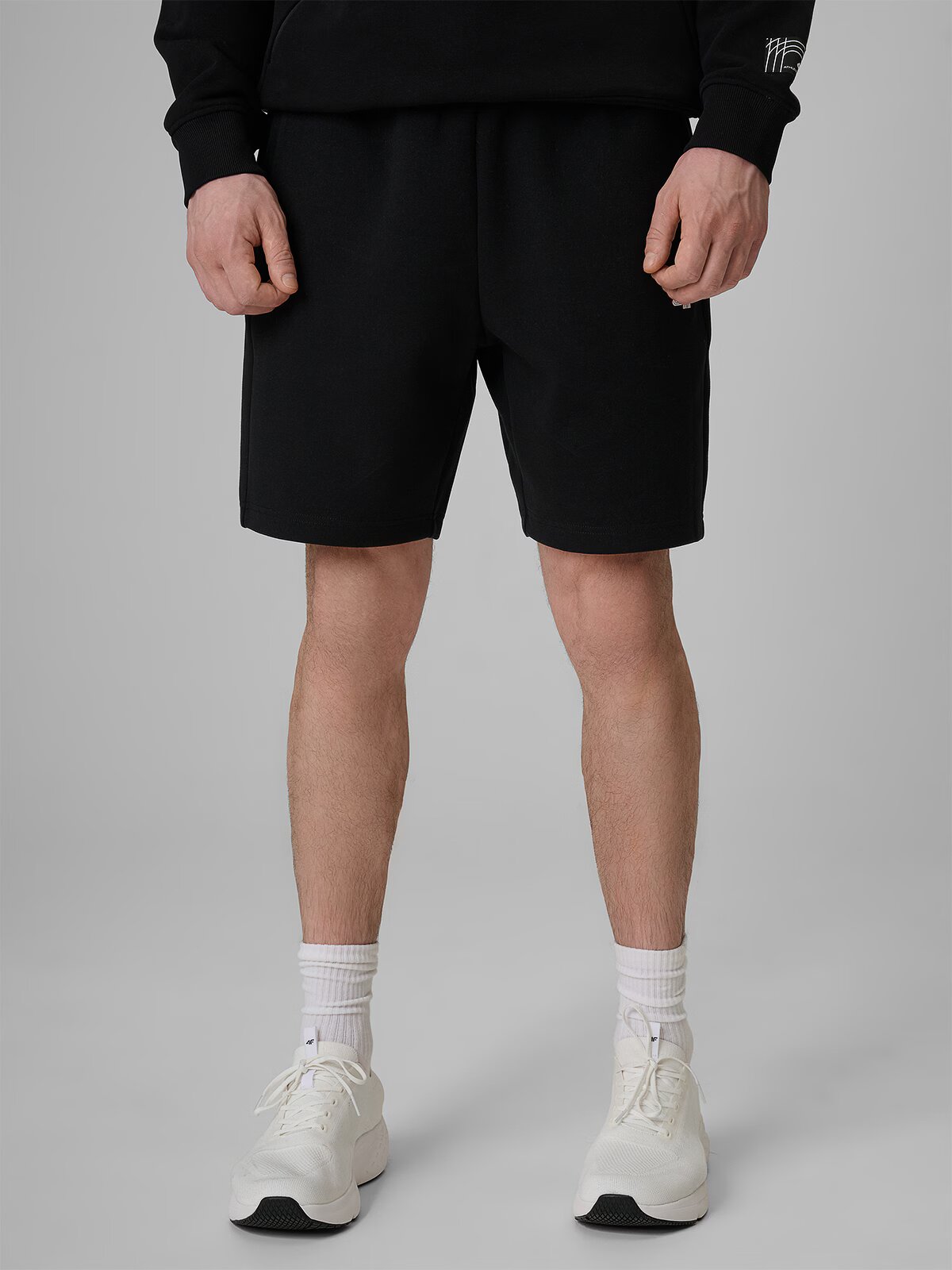 4F Pantaloni scurți de trening pentru bărbați - negri L