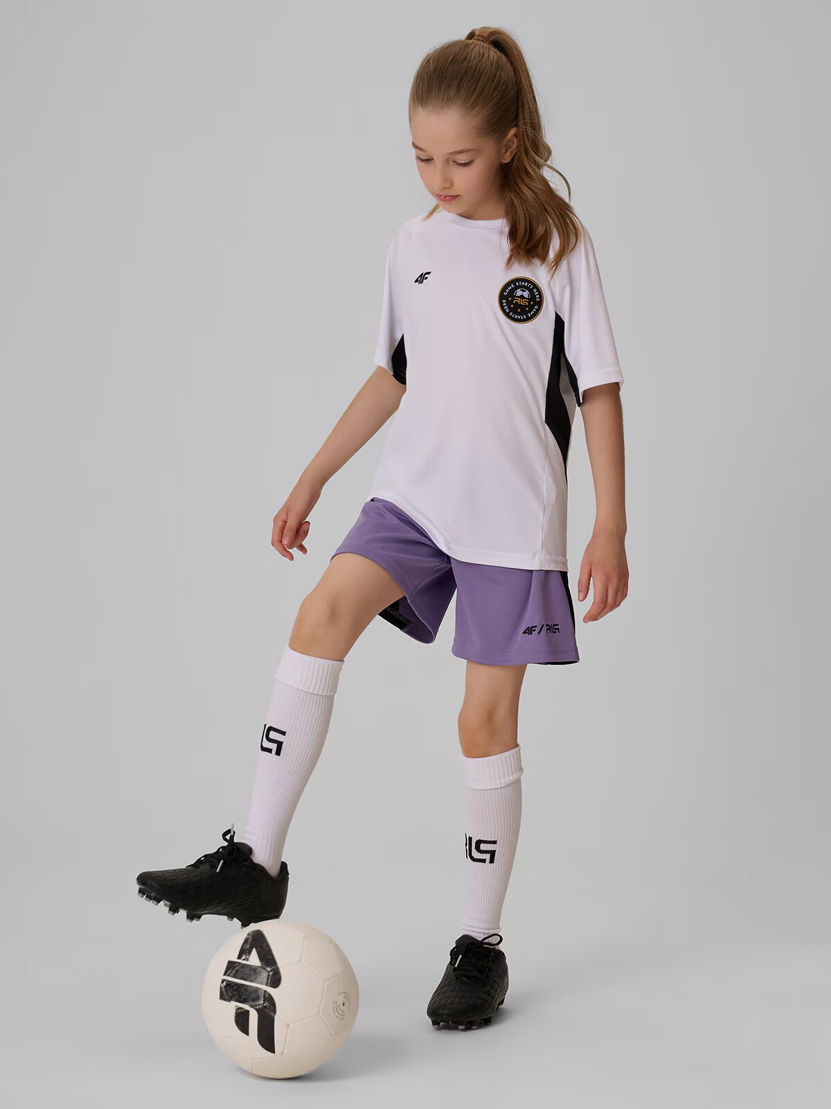 4F Pantaloni scurți sport cu uscare rapidă pentru copii JUNIOR x Robert Lewandowski - 134/140 (8-10 ani)