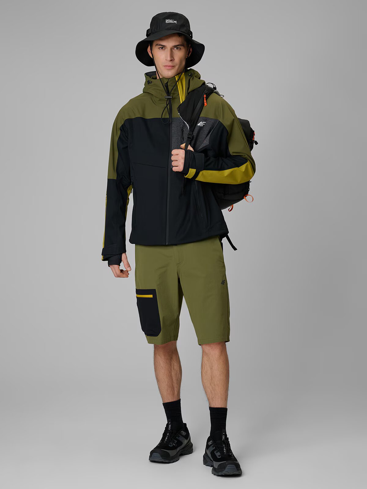 4F Pantaloni scurți trekking cu uscare rapidă bărbați - kaki 3XL