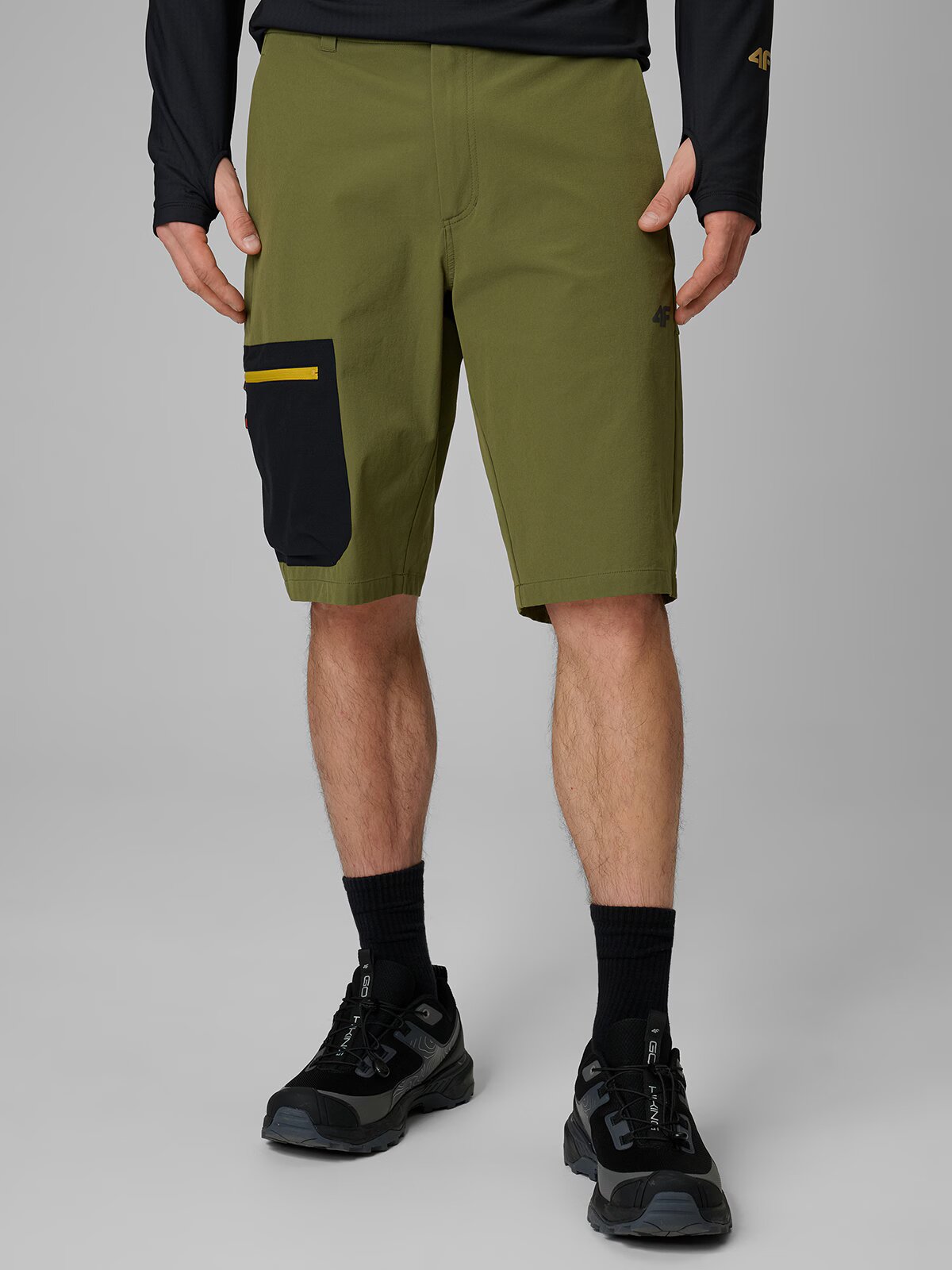 4F Pantaloni scurți trekking cu uscare rapidă bărbați - kaki 3XL