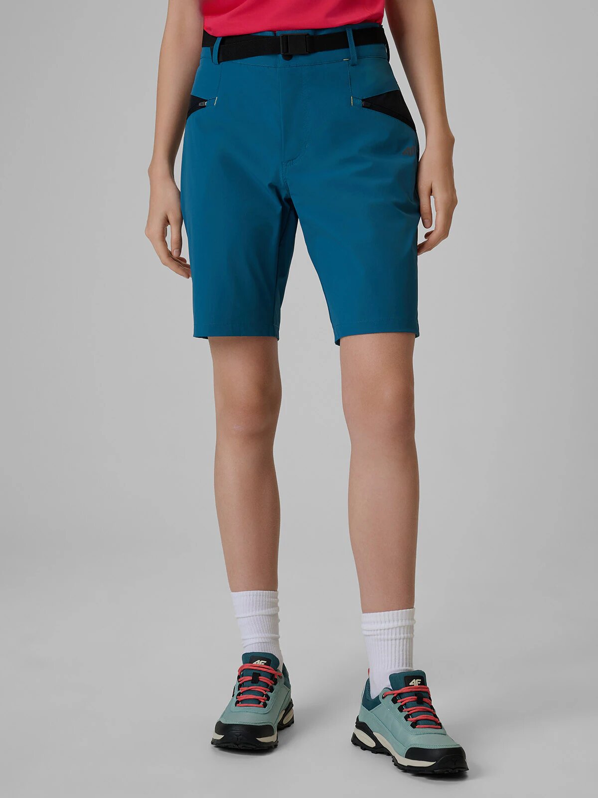 4F Pantaloni scurți trekking cu uscare rapidă damă - XS
