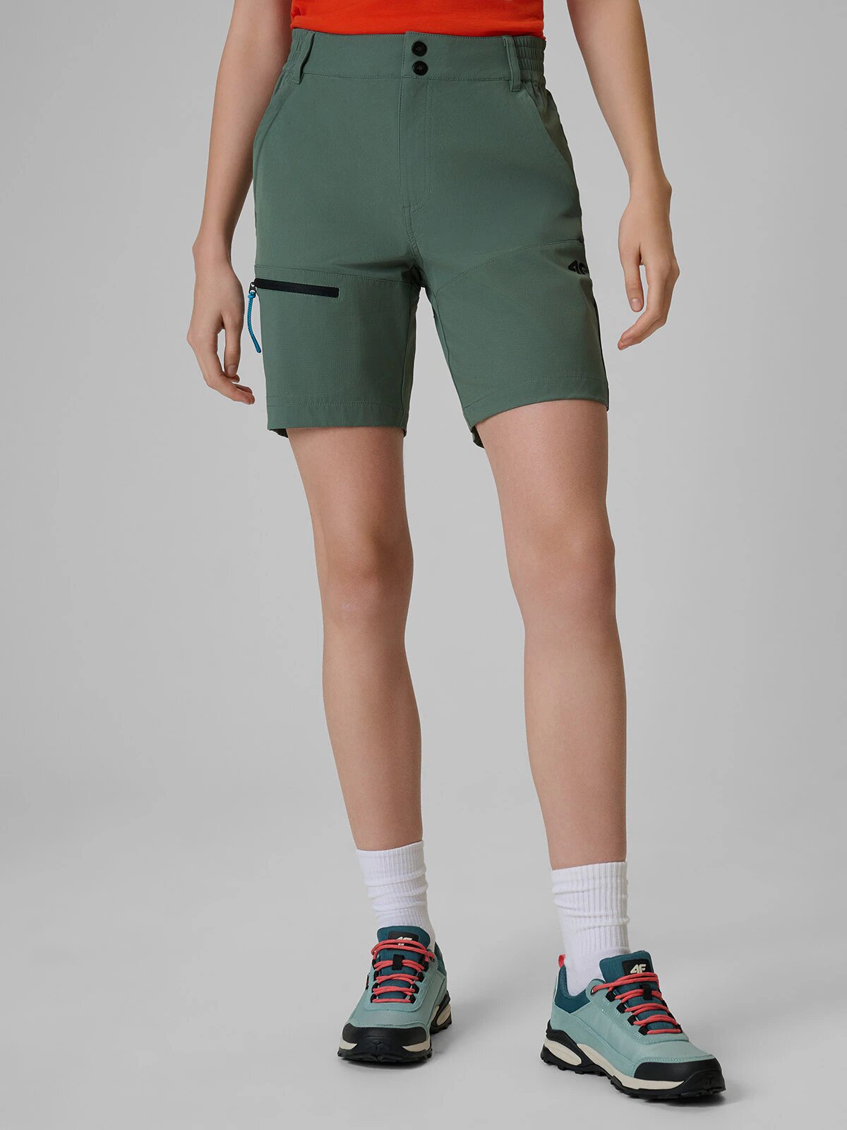 4F Pantaloni scurți trekking cu uscare rapidă pentru femei - kaki XS