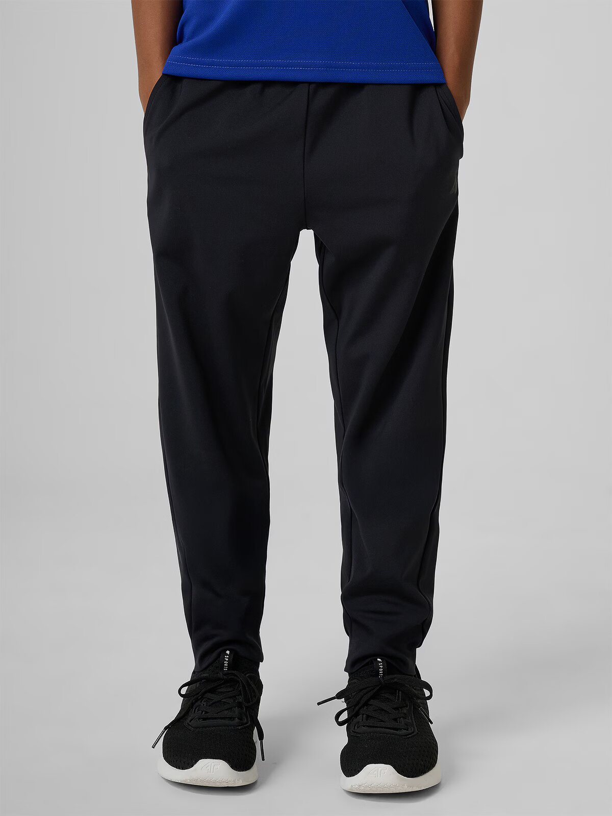 4F Pantaloni sport cu uscare rapidă pentru băieți - 122/128 (6-8 ani)