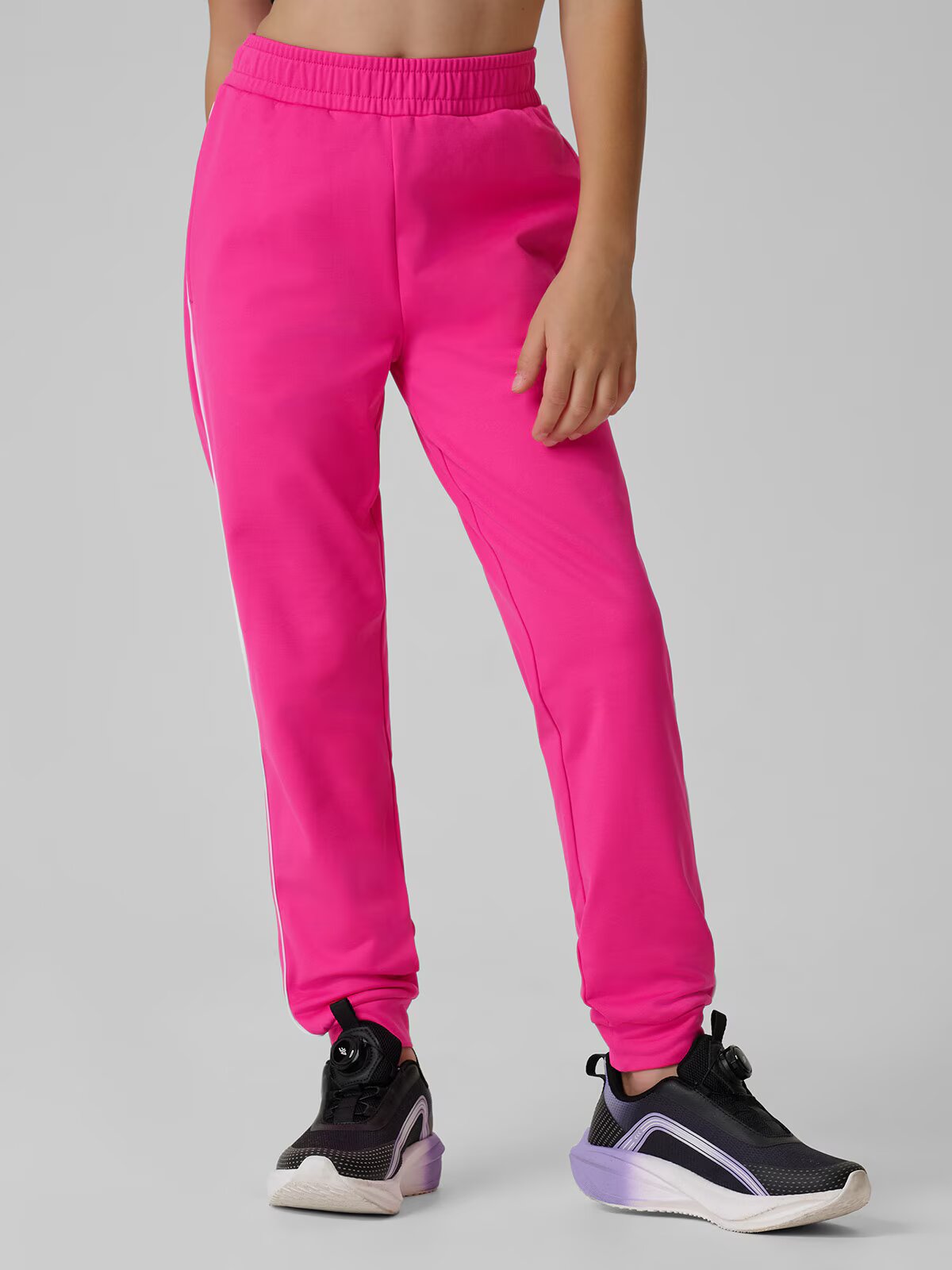 4F Pantaloni sport jogger cu uscare rapidă pentru fete - 134/140 (8-10 ani)