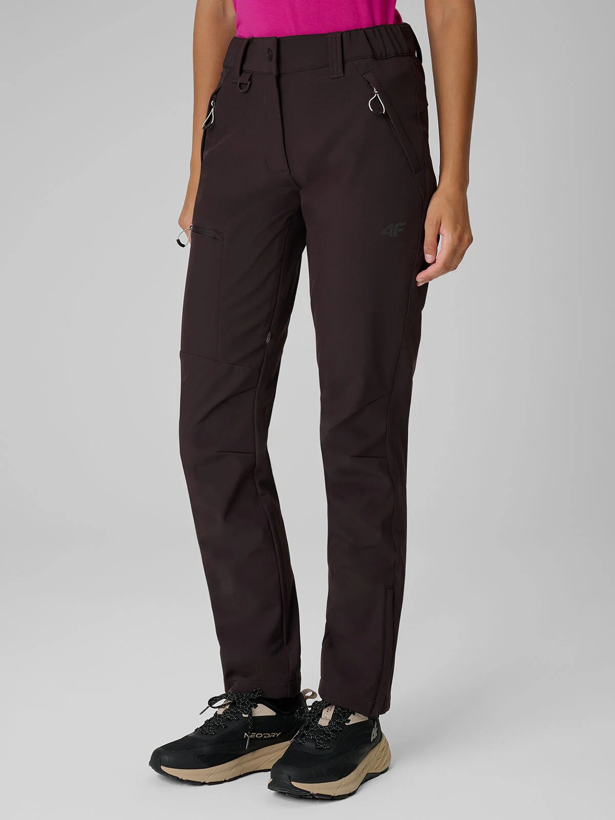 4F Pantaloni trekking softshell rezistenți la vânt membrană 10000 pentru femei - maro S