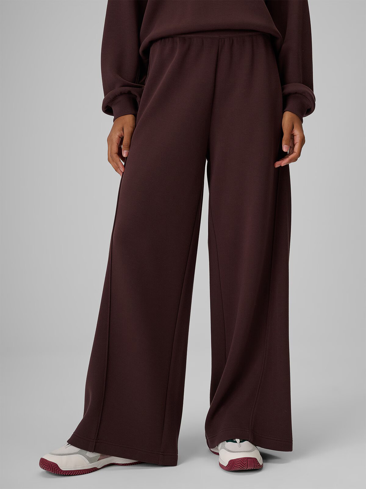 4F Pantaloni trening cu crac larg pentru femei - maro XL