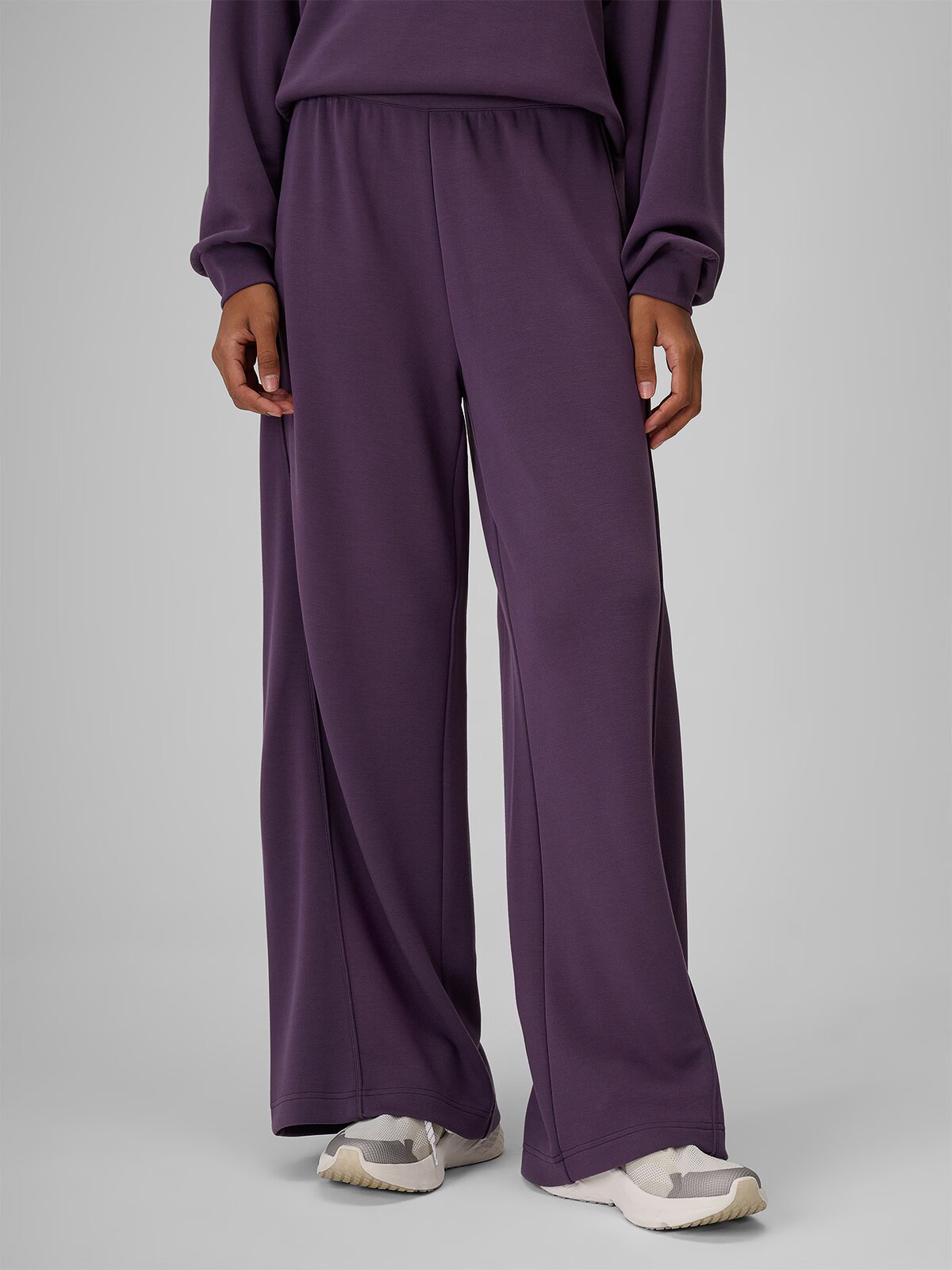 4F Pantaloni trening cu crac larg pentru femei - L