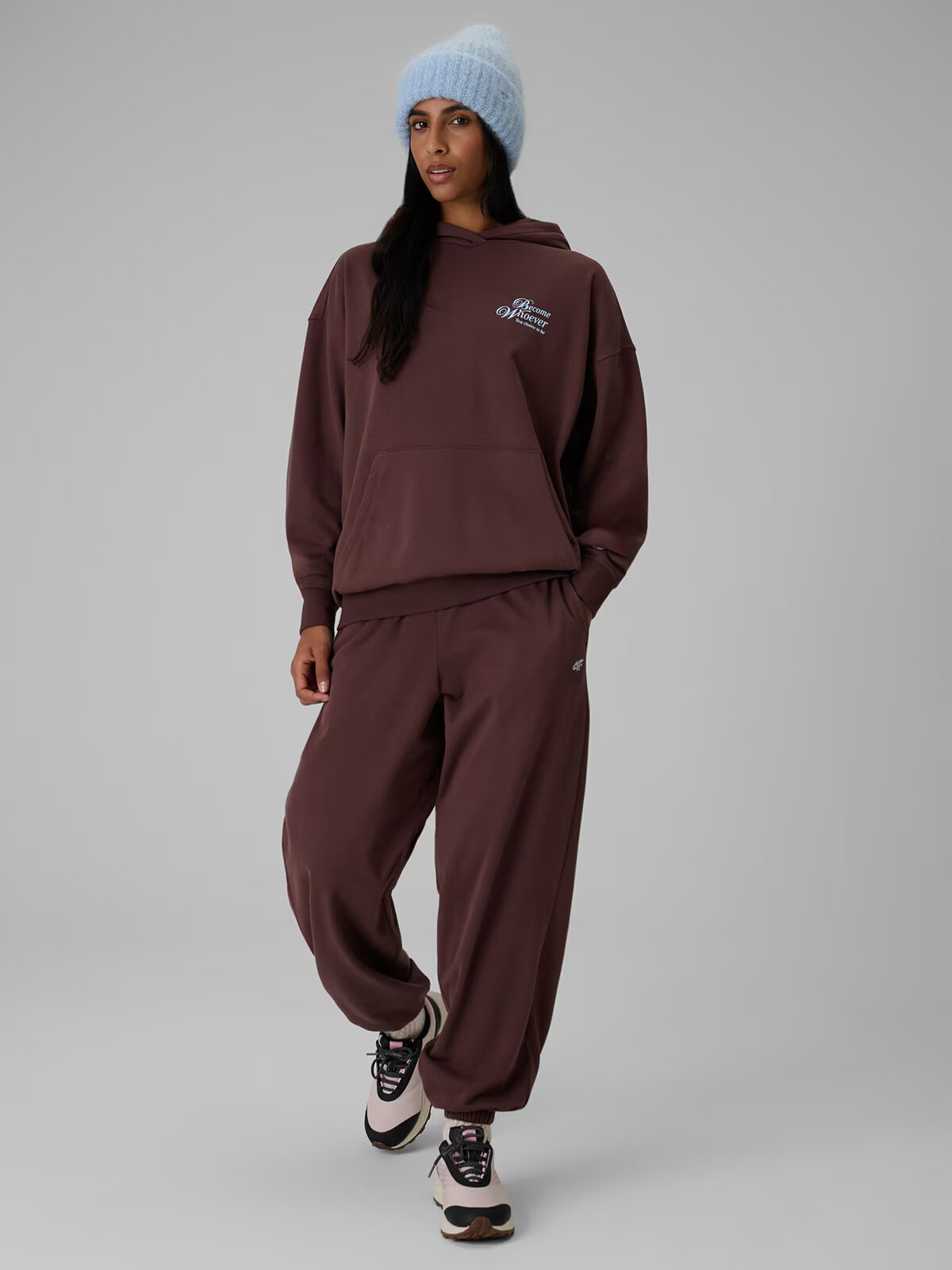 4F Pantaloni trening jogger pentru femei - maro L