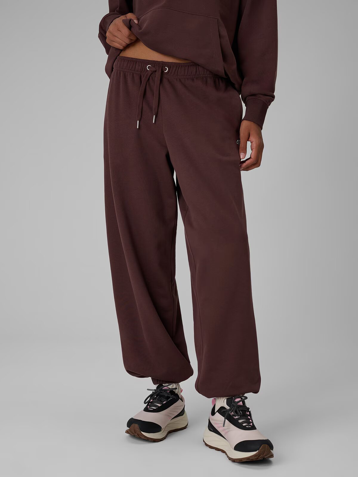 4F Pantaloni trening jogger pentru femei - maro L