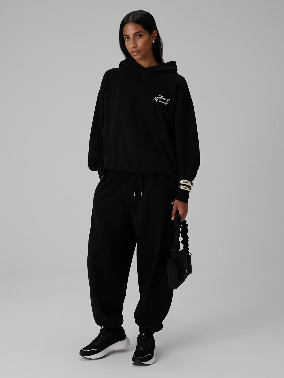 4F Pantaloni trening jogger pentru femei - negri L