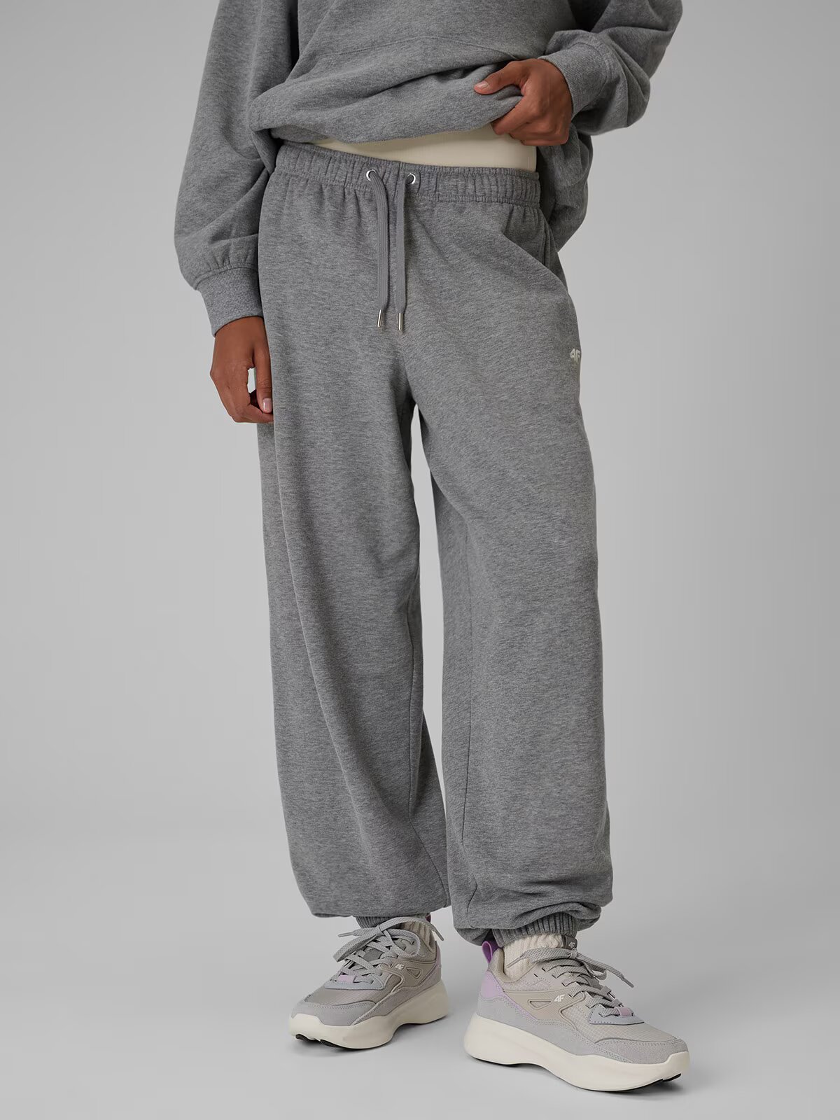 4F Pantaloni trening jogger pentru femei - S