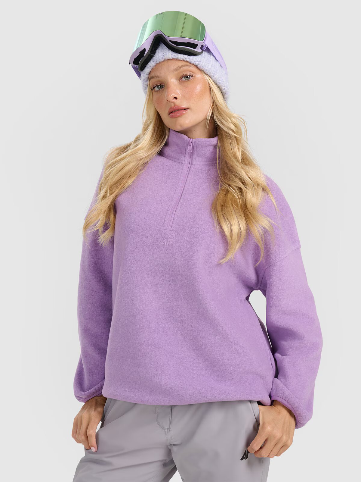 4F Polar oversize cu guler pentru femei - XL