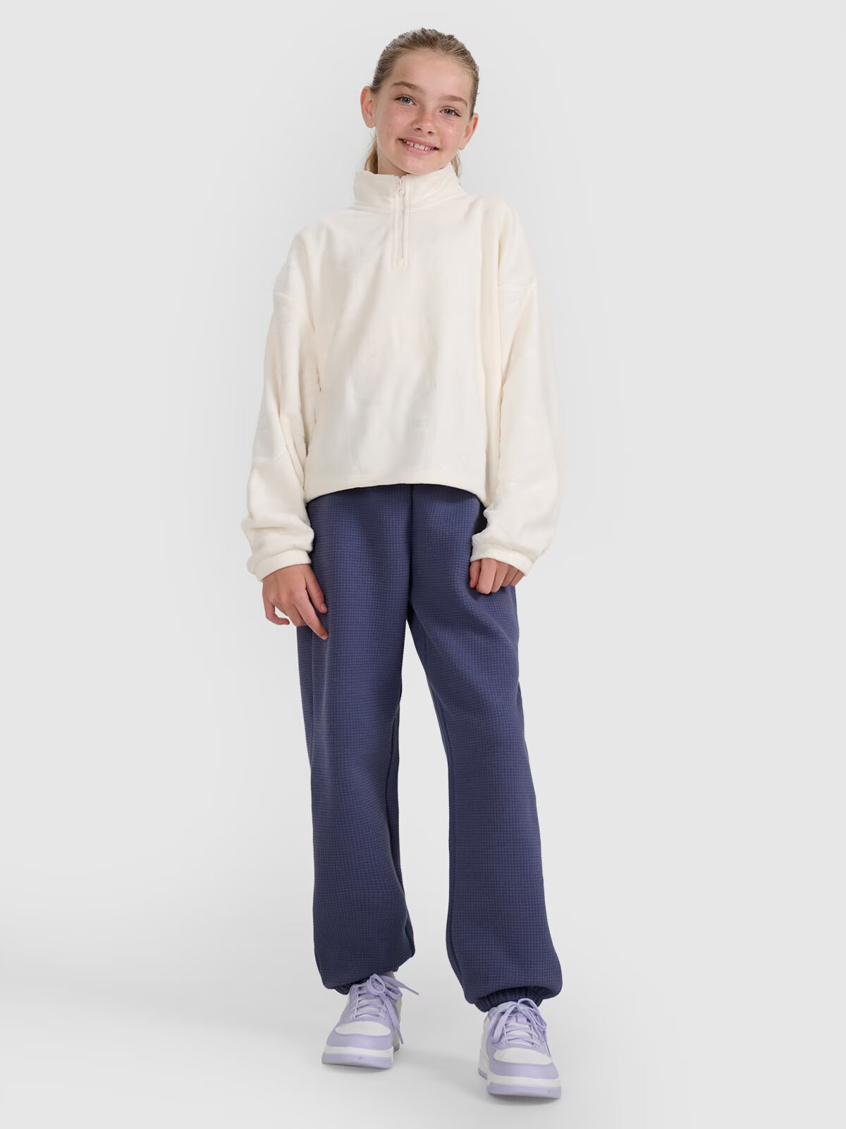 4F Polar oversize cu guler pentru fete - roz 146