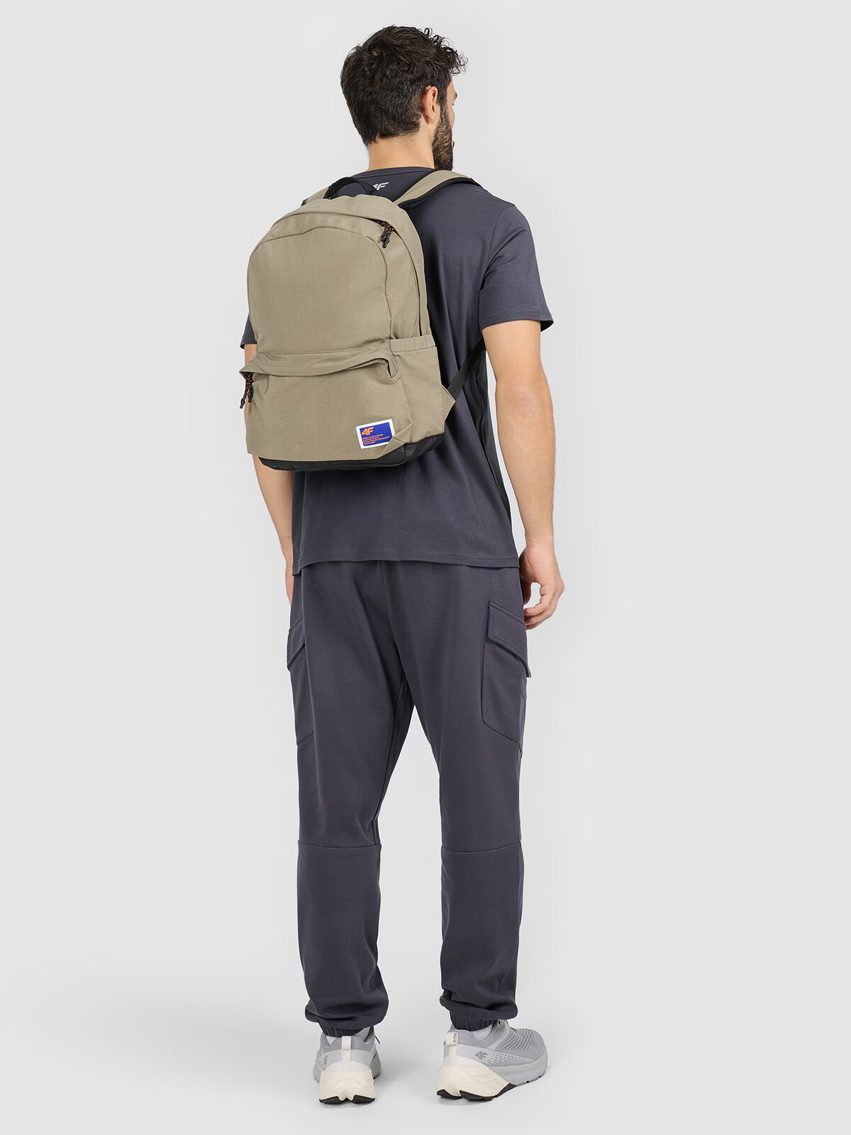 4F Rucsac de oraș (19 L) cu buzunar pentru laptop - verde măsliniu/kaki one size