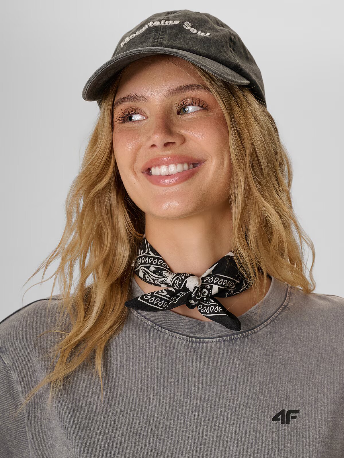 4F Sapca cu cozoroc strapback pentru femei - S/M (58cm)