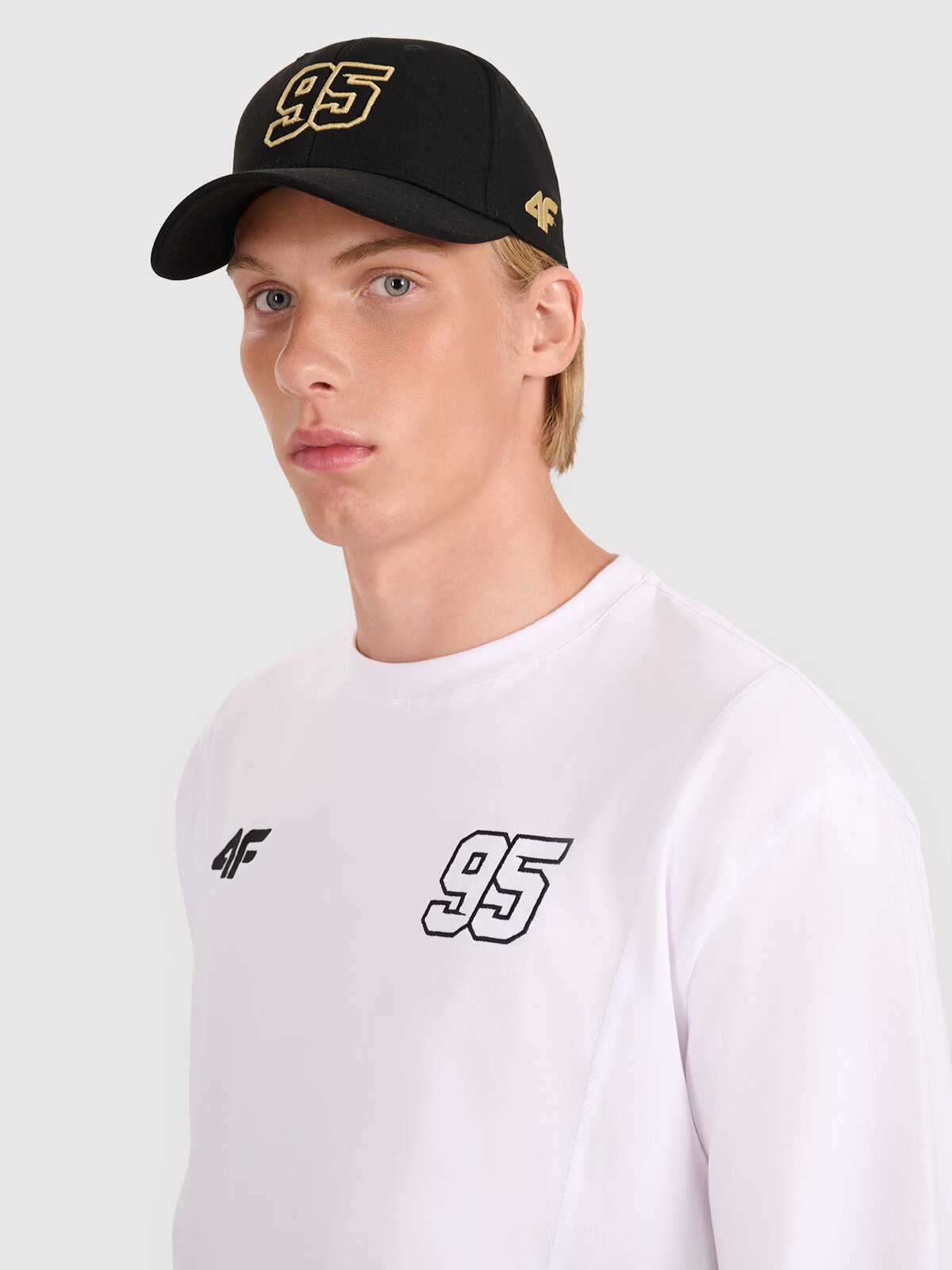 4F Șapca cu cozoroc unisex x Bartosz Zmarzlik - neagră S/M