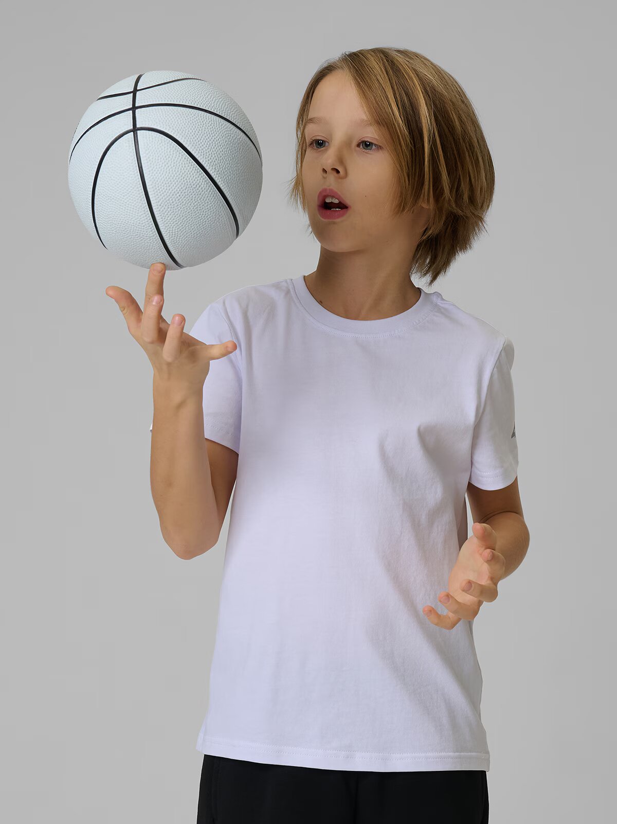 4F Set de sport pentru educație fizică (tricou+șort+săculeț) pentru băieți - 146/152 (10-12 ani)