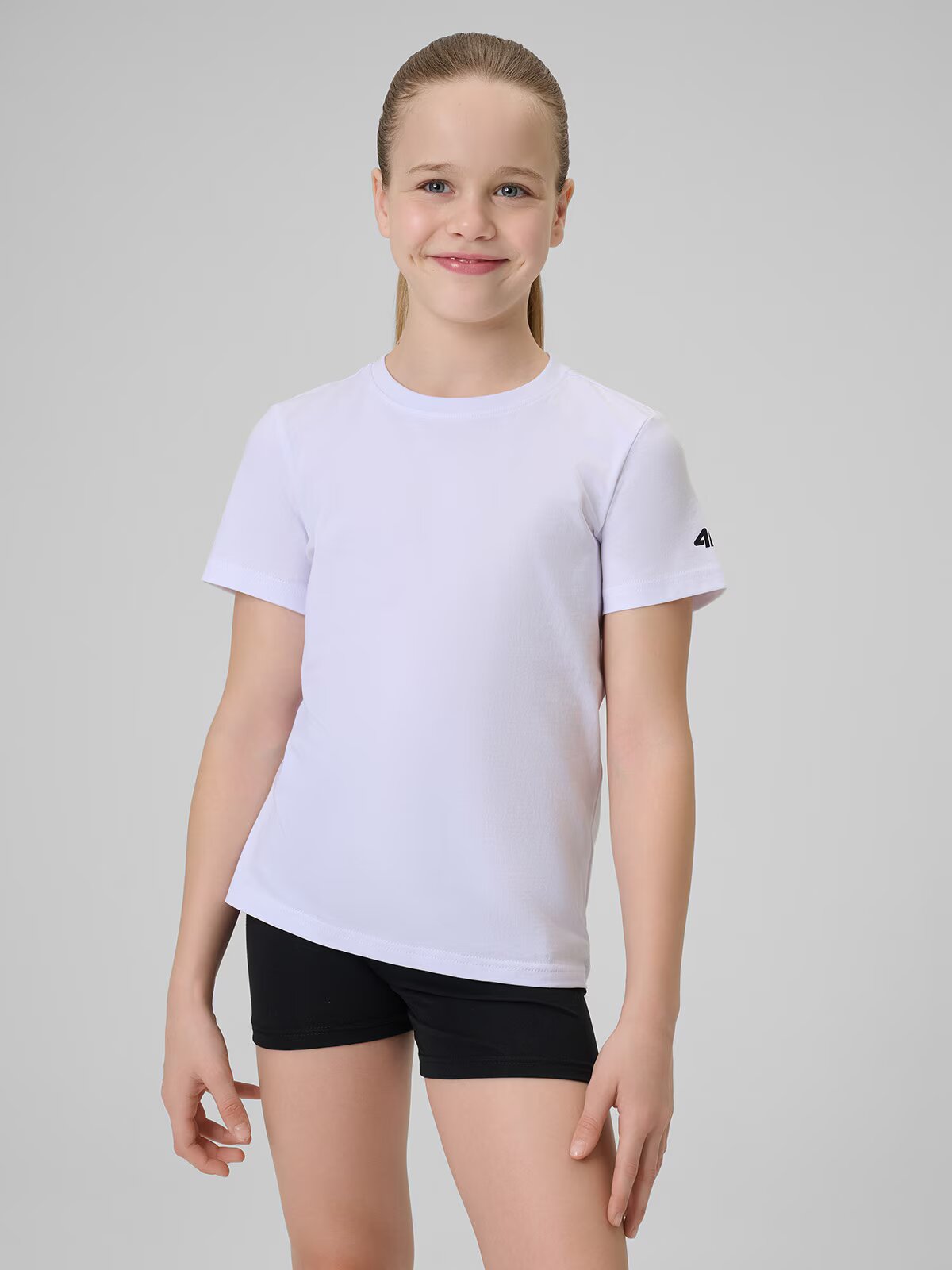 4F Set de sport pentru educație fizică (tricou+șort+săculeț) pentru fete - 122/128 (6-8 ani)