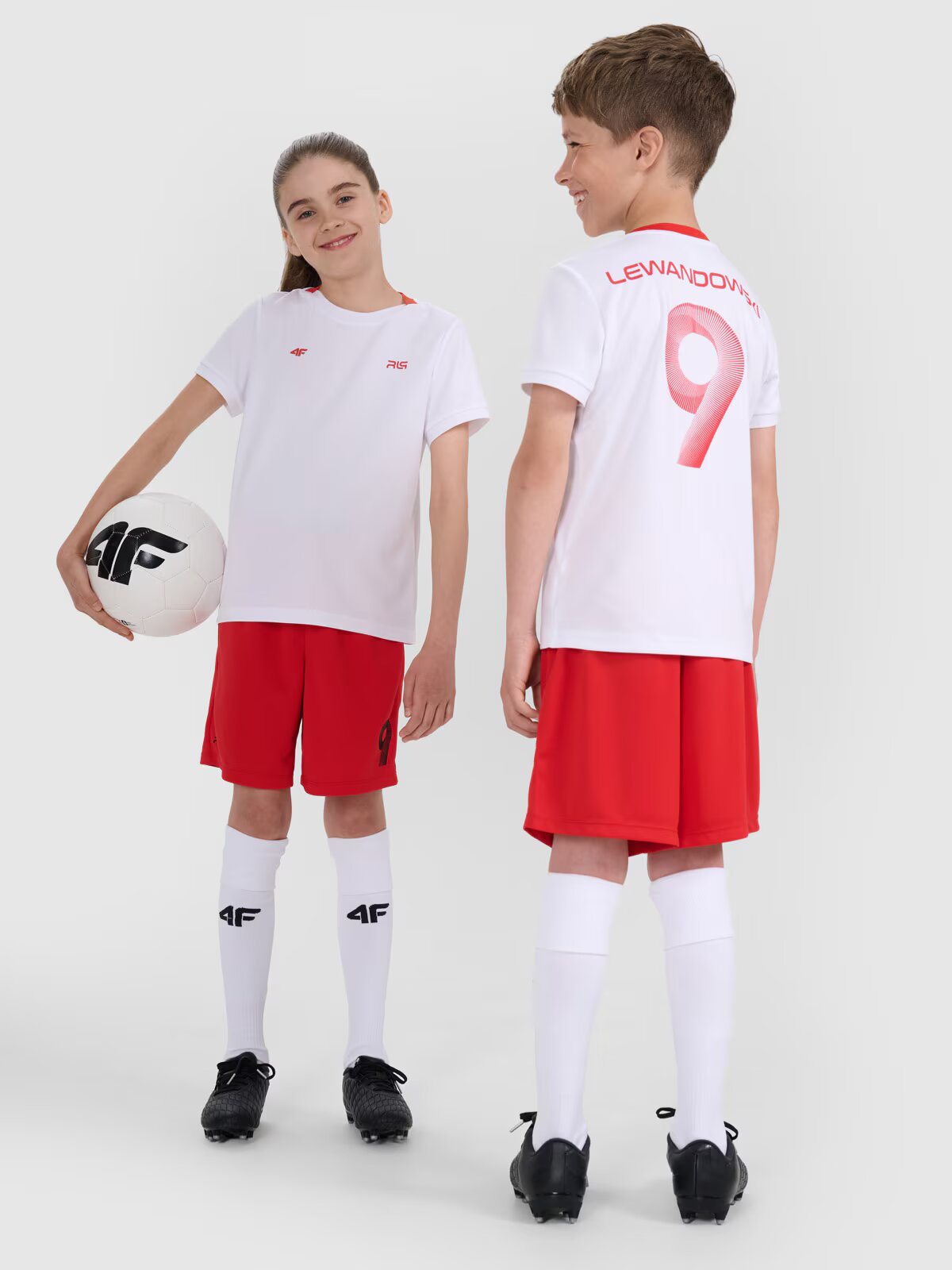 4F Șort de sport pentru copii JUNIOR x Robert Lewandowski - roșu 158/164 (12-14 ani)