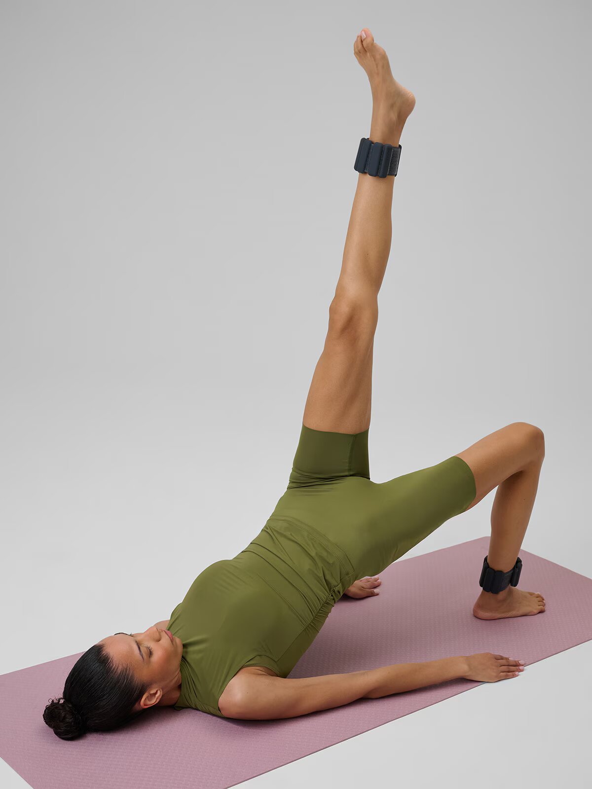 4F Top de yoga slim cu uscare rapidă pentru femei - verde măsliniu S
