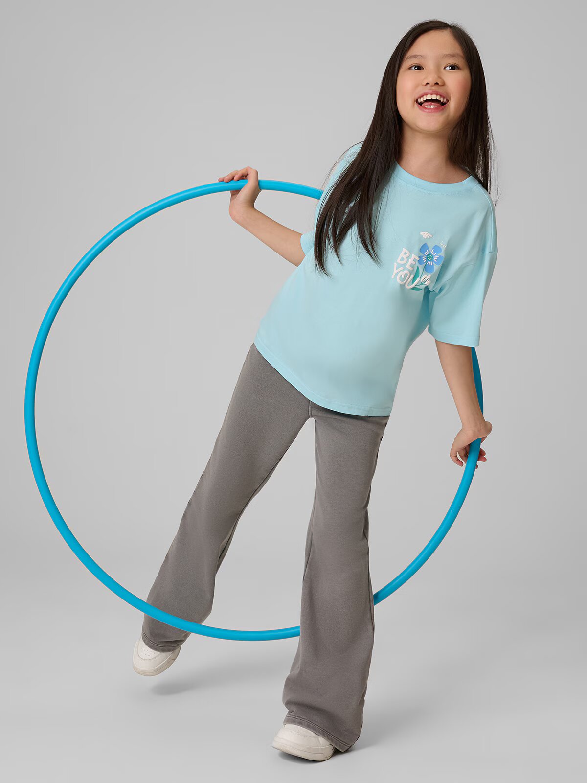 4F Tricou boxy cu imprimeu pentru fete - 122/128 (6-8 ani)