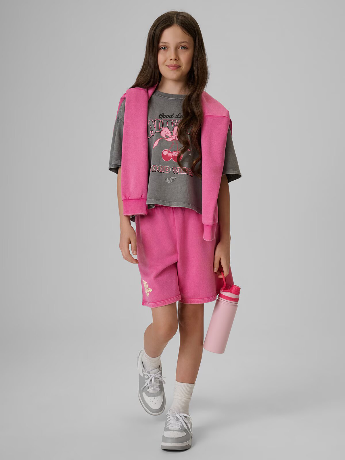 4F Tricou boxy cu imprimeu pentru fete - 146/152 (10-12 ani)