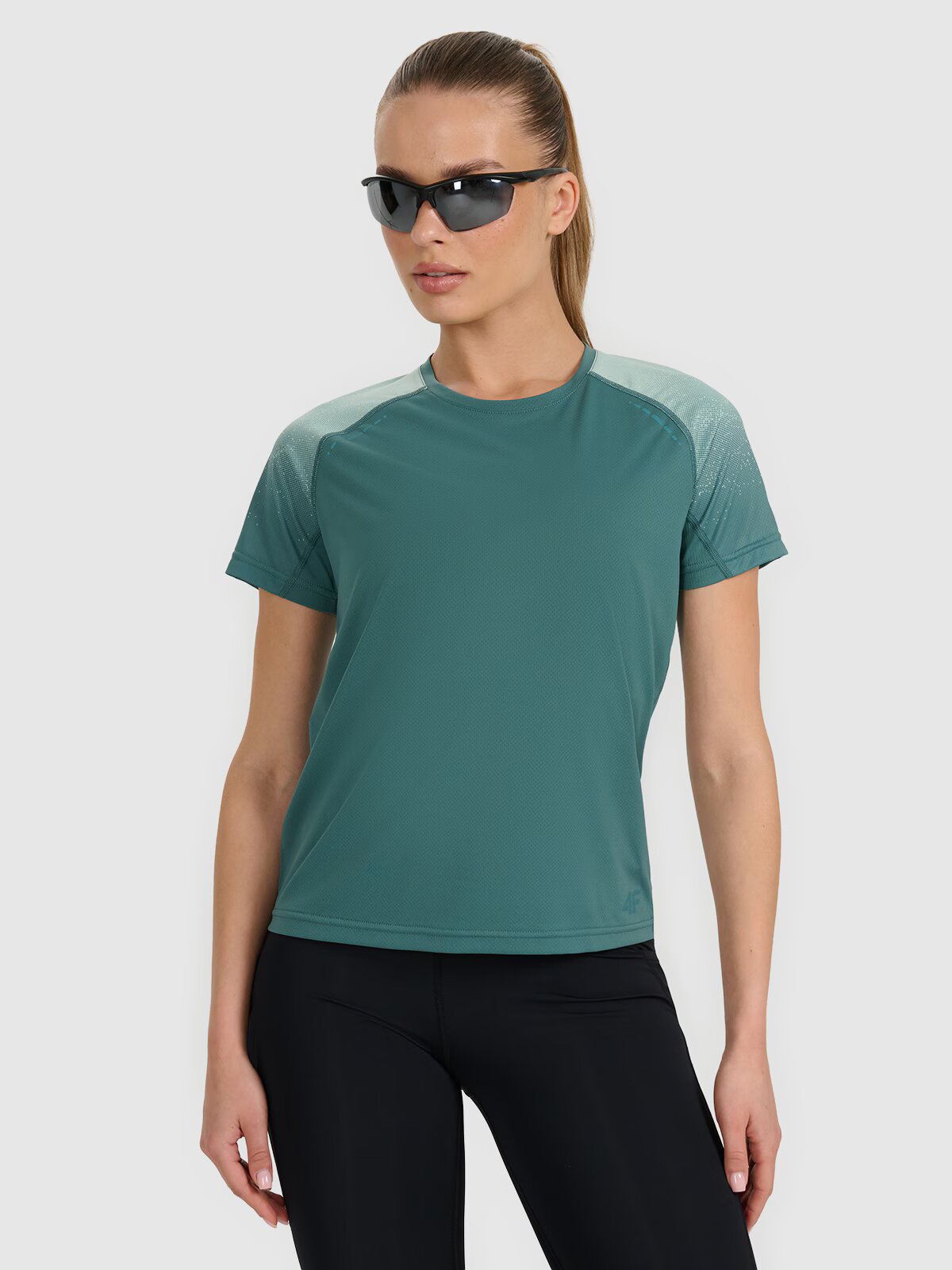 4F Tricou de alergare pe teren cu uscare rapidă pentru femei - XS