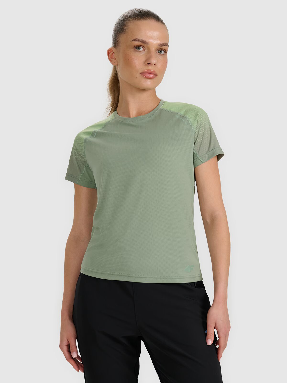 4F Tricou de alergare pe teren cu uscare rapidă pentru femei - verde măsliniu/kaki XS