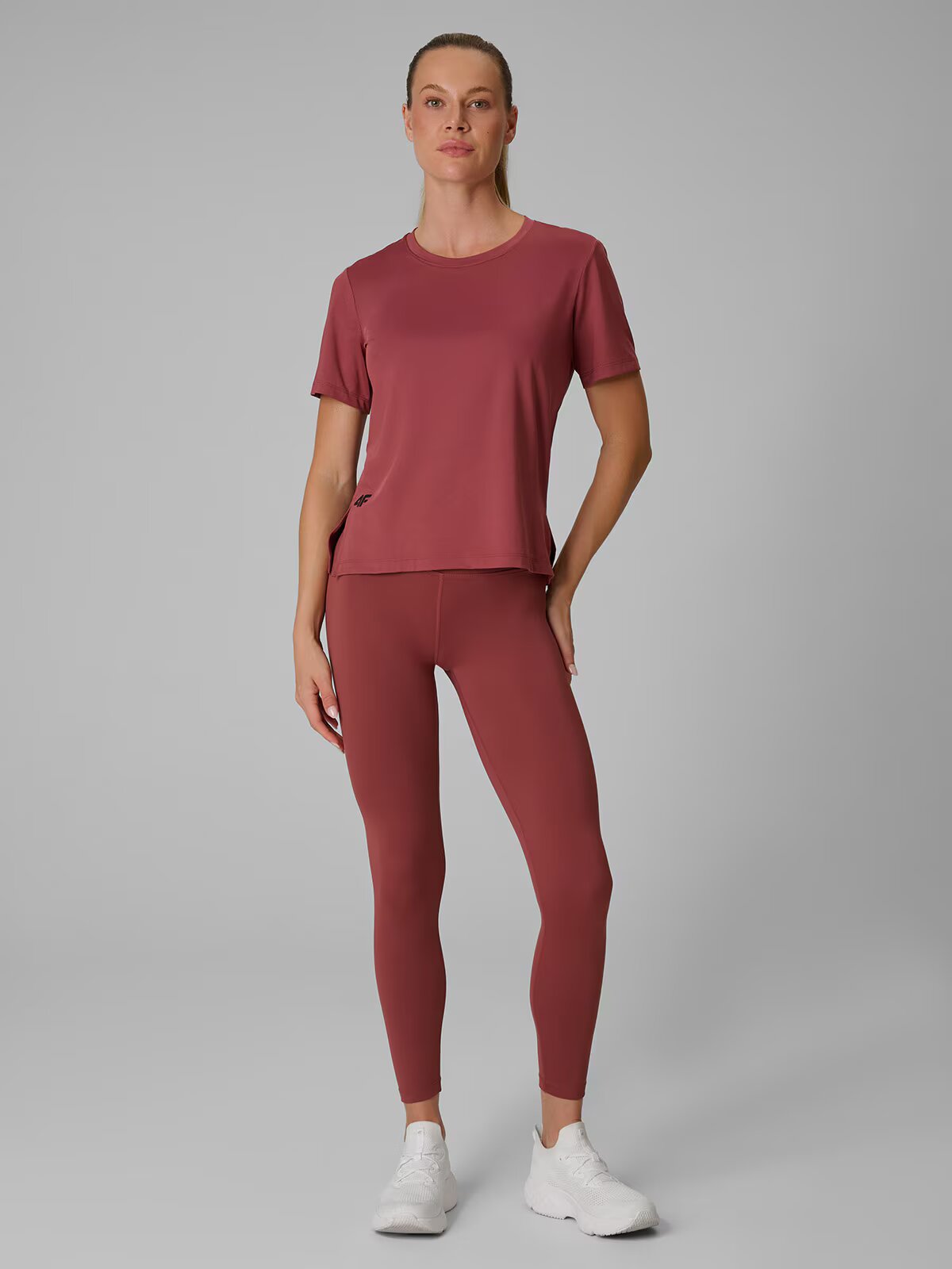 4F Tricou de antrenament loose cu uscare rapidă pentru femei - maro XS