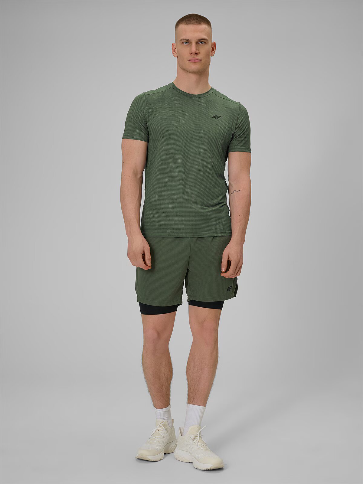 4F Tricou de antrenament regular cu uscare rapidă pentru bărbați - kaki XXL