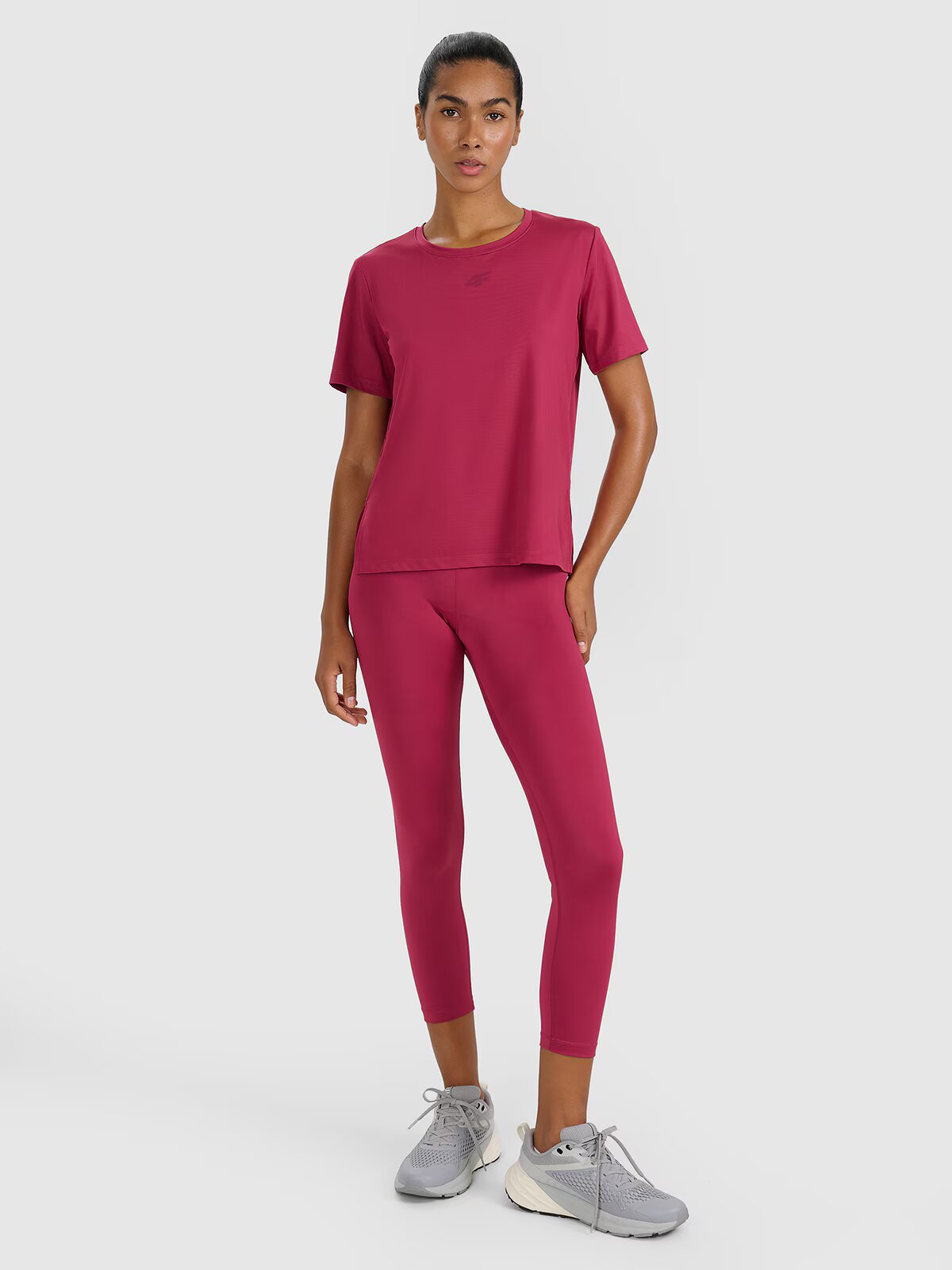 4F Tricou de antrenament regular cu uscare rapidă pentru femei - XS